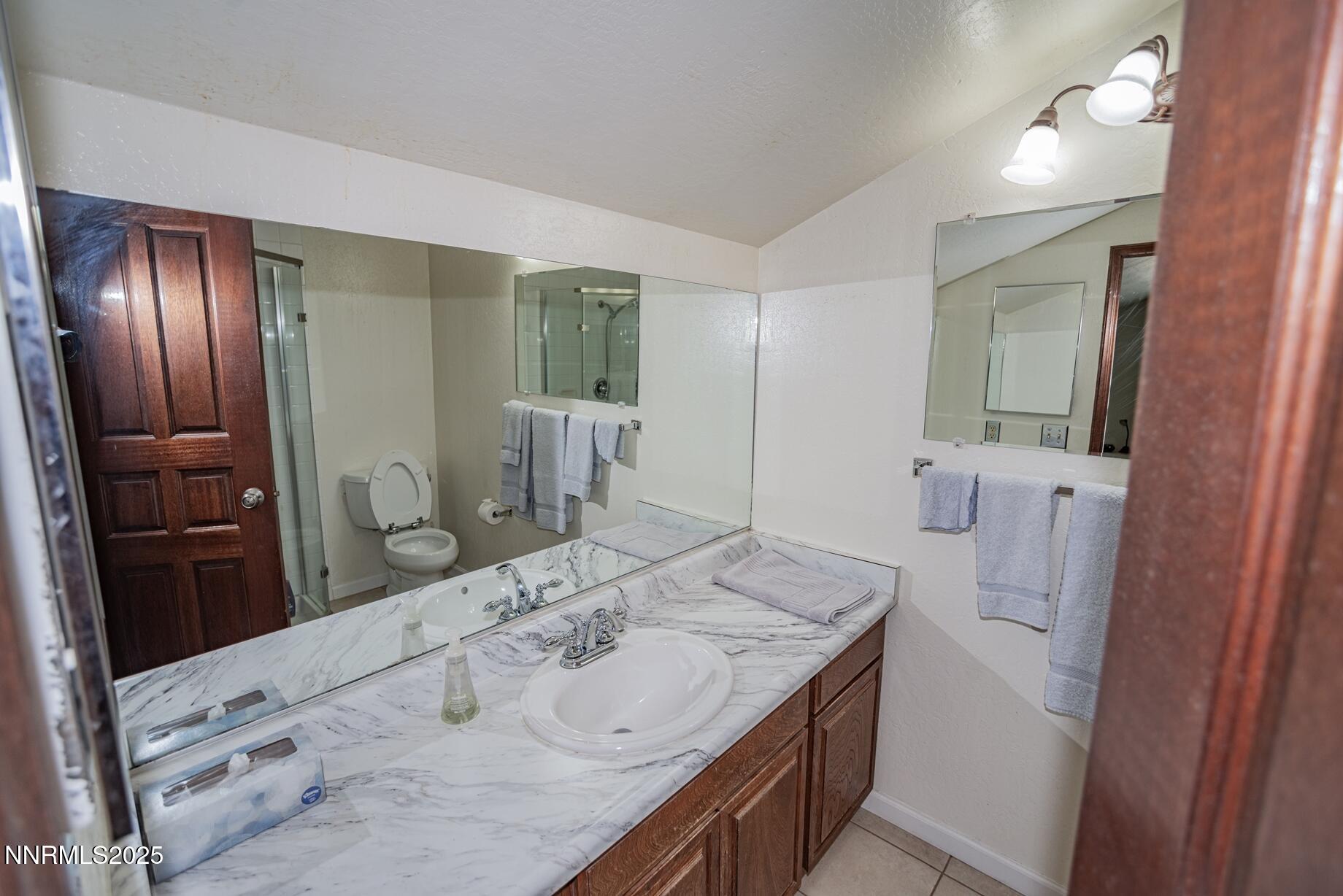 28 - Second Bath I - 40780