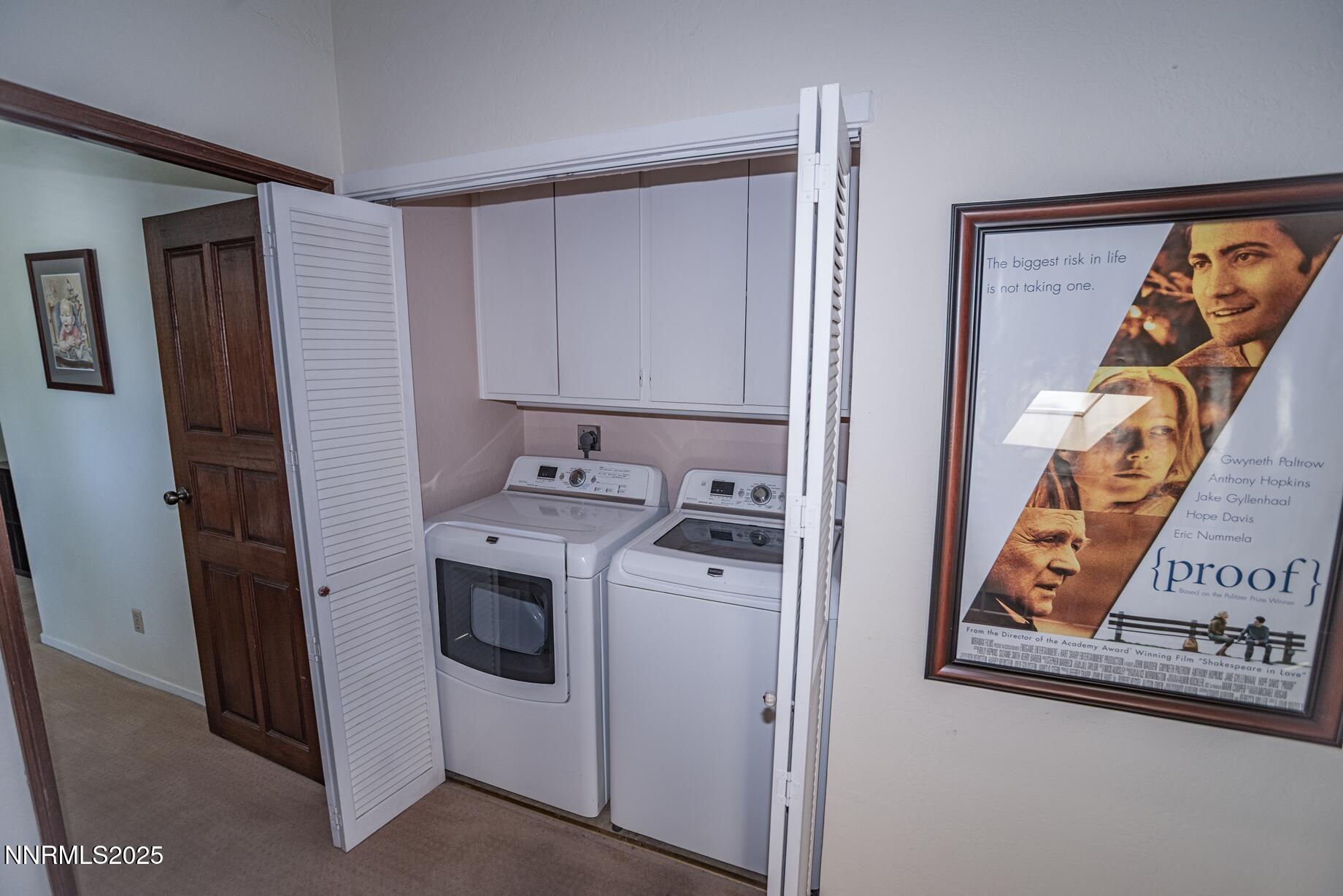 18 - Landing Laundry - 40784