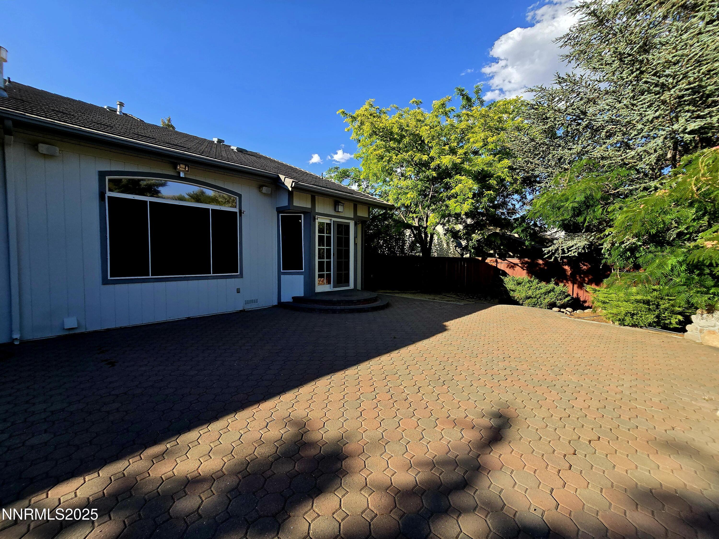 3796 Bellingham backyard pavers