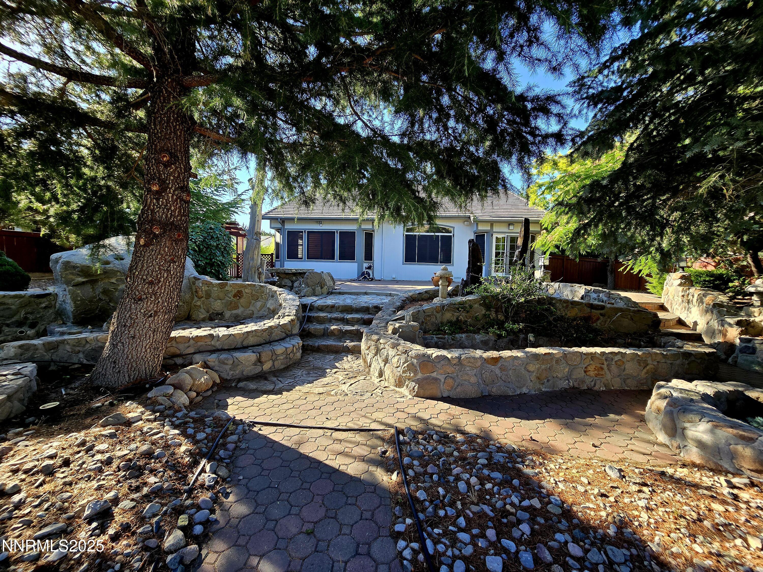 3796 Bellingham backyard 8