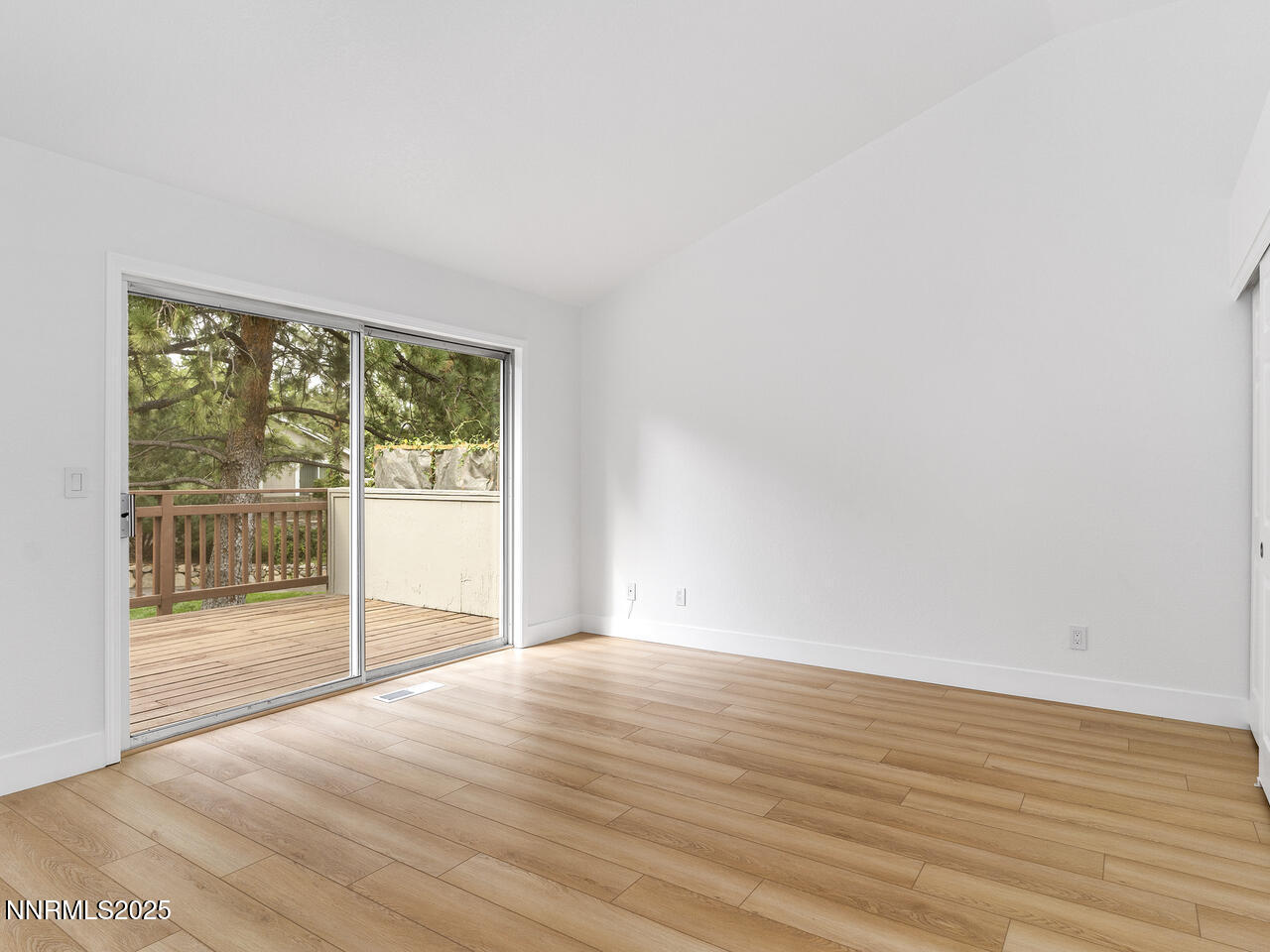 3223 Alum Creek Ct Reno NV 89509 USA-009