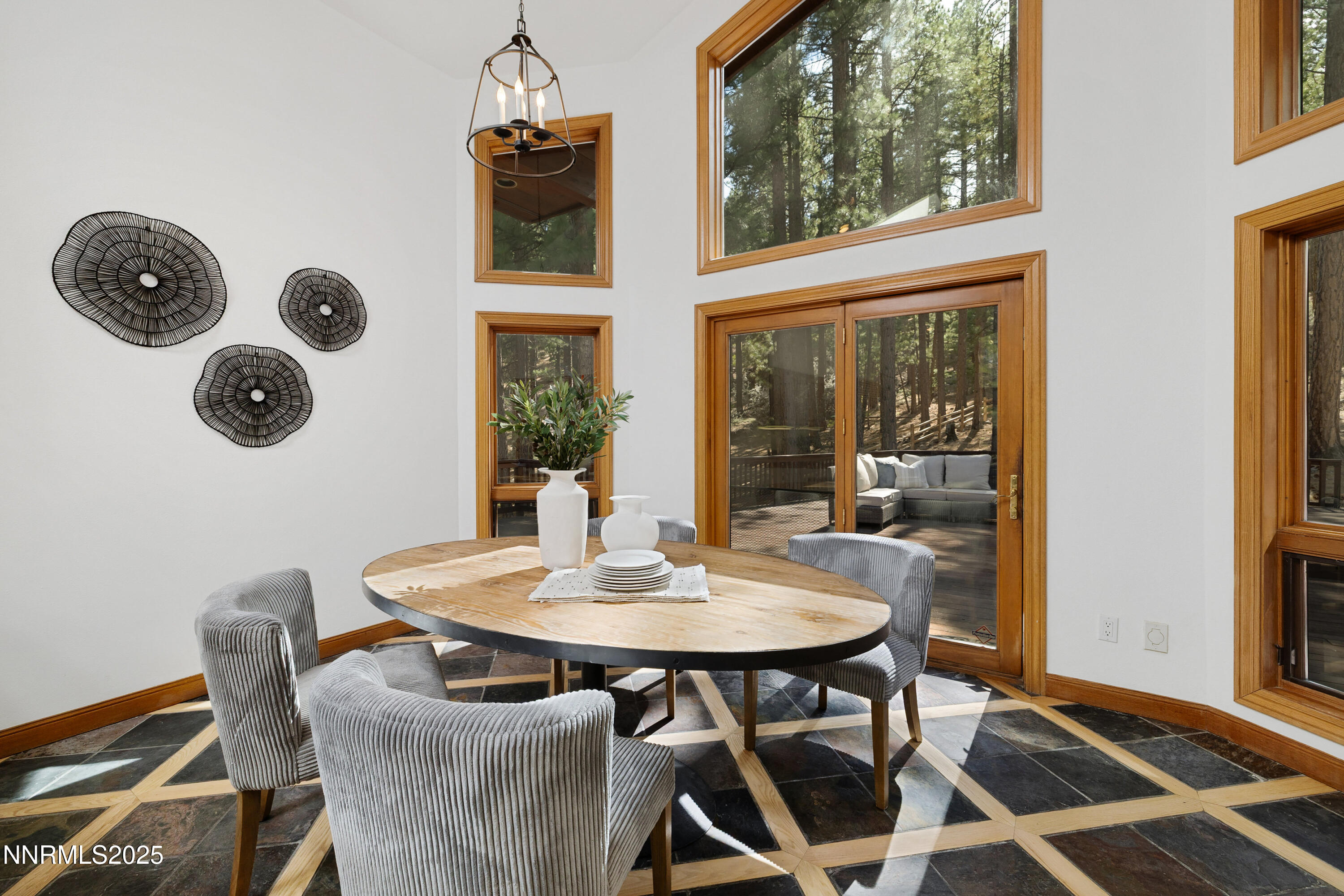 018_22-print-1745_green_ash_rd-18_734