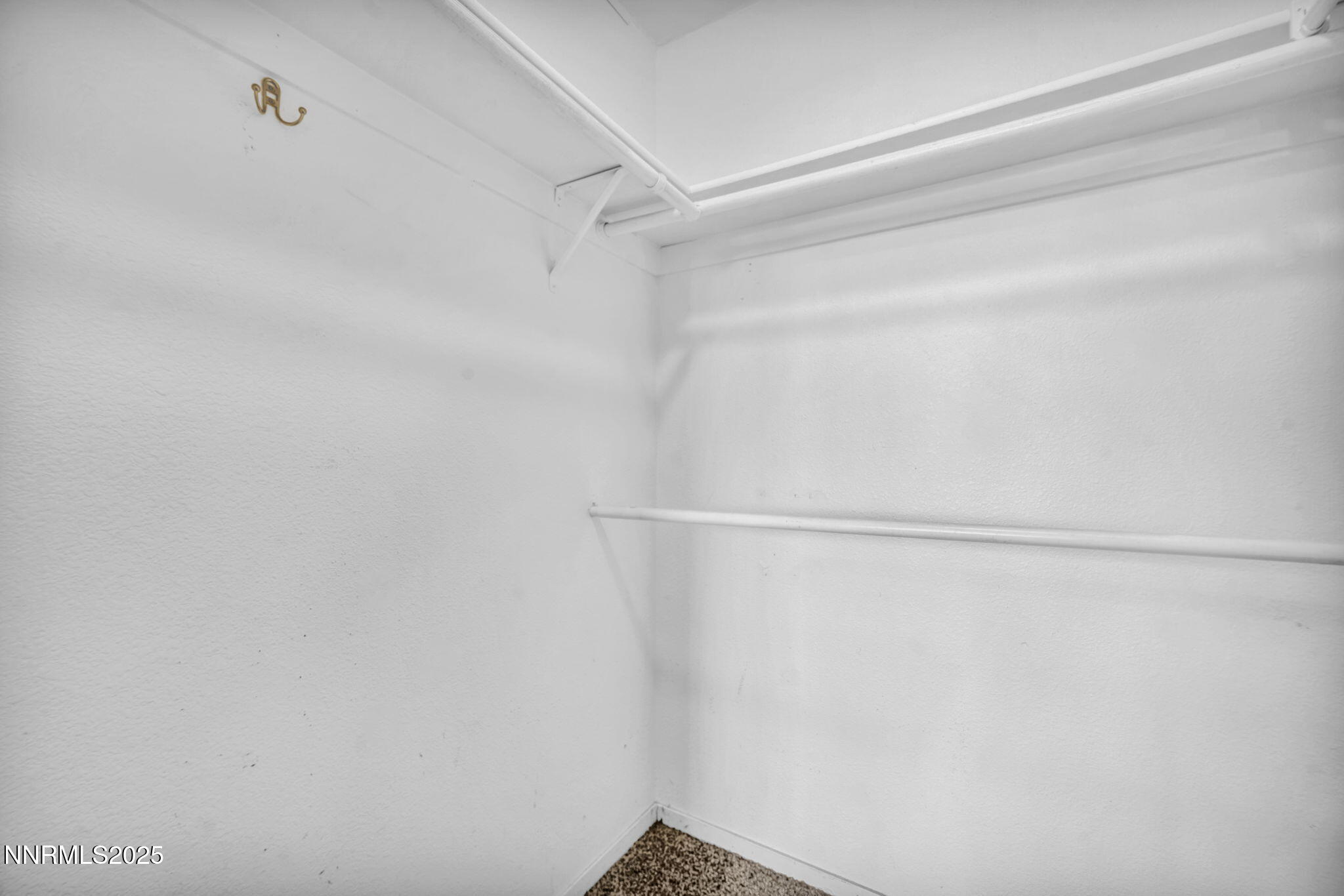 34-web-or-mls-750-southworth-dr