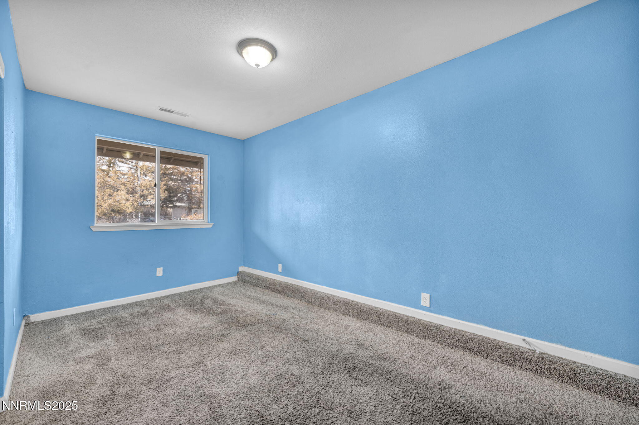 32-web-or-mls-750-southworth-dr