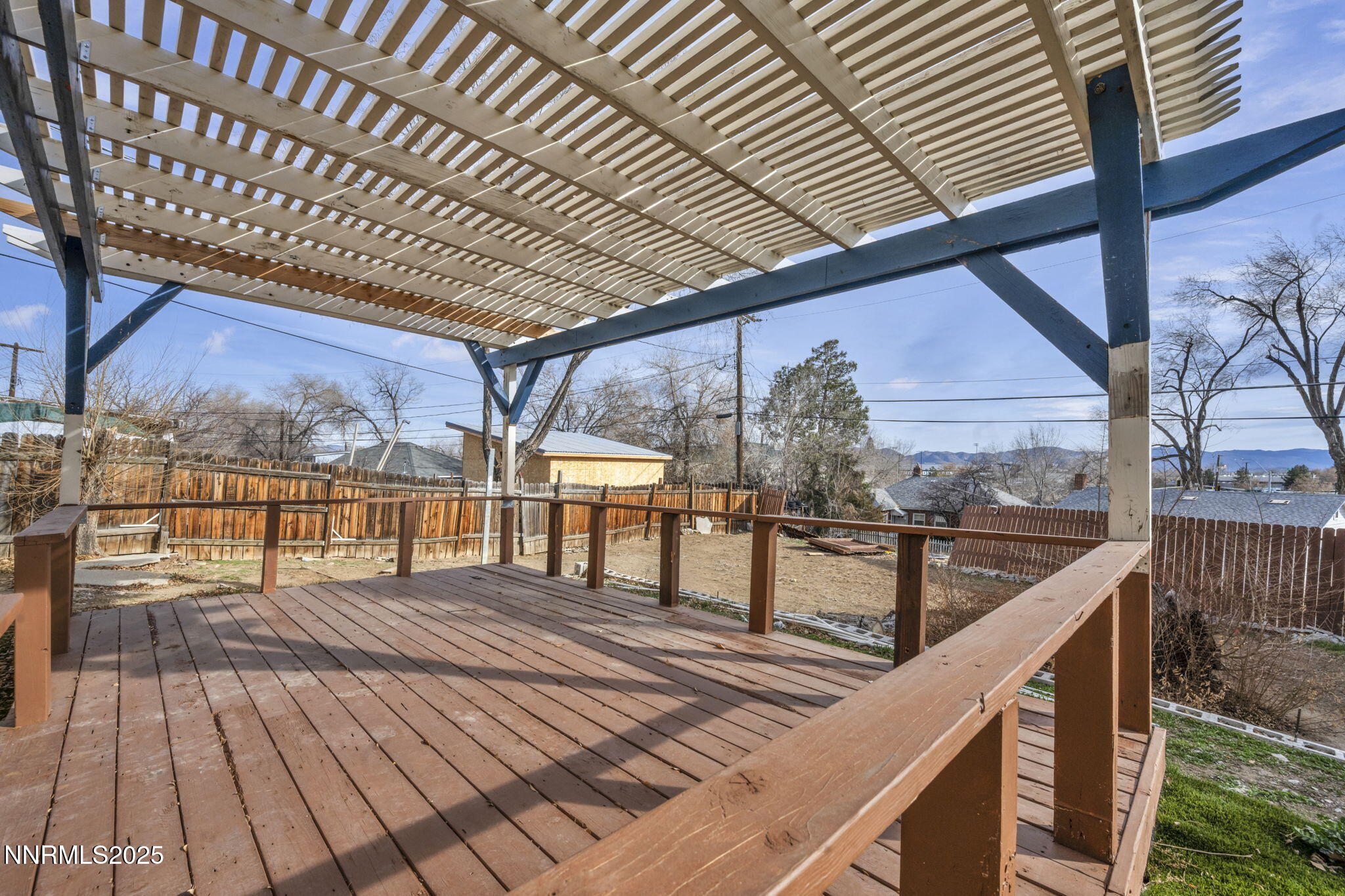 14-web-or-mls-750-southworth-dr