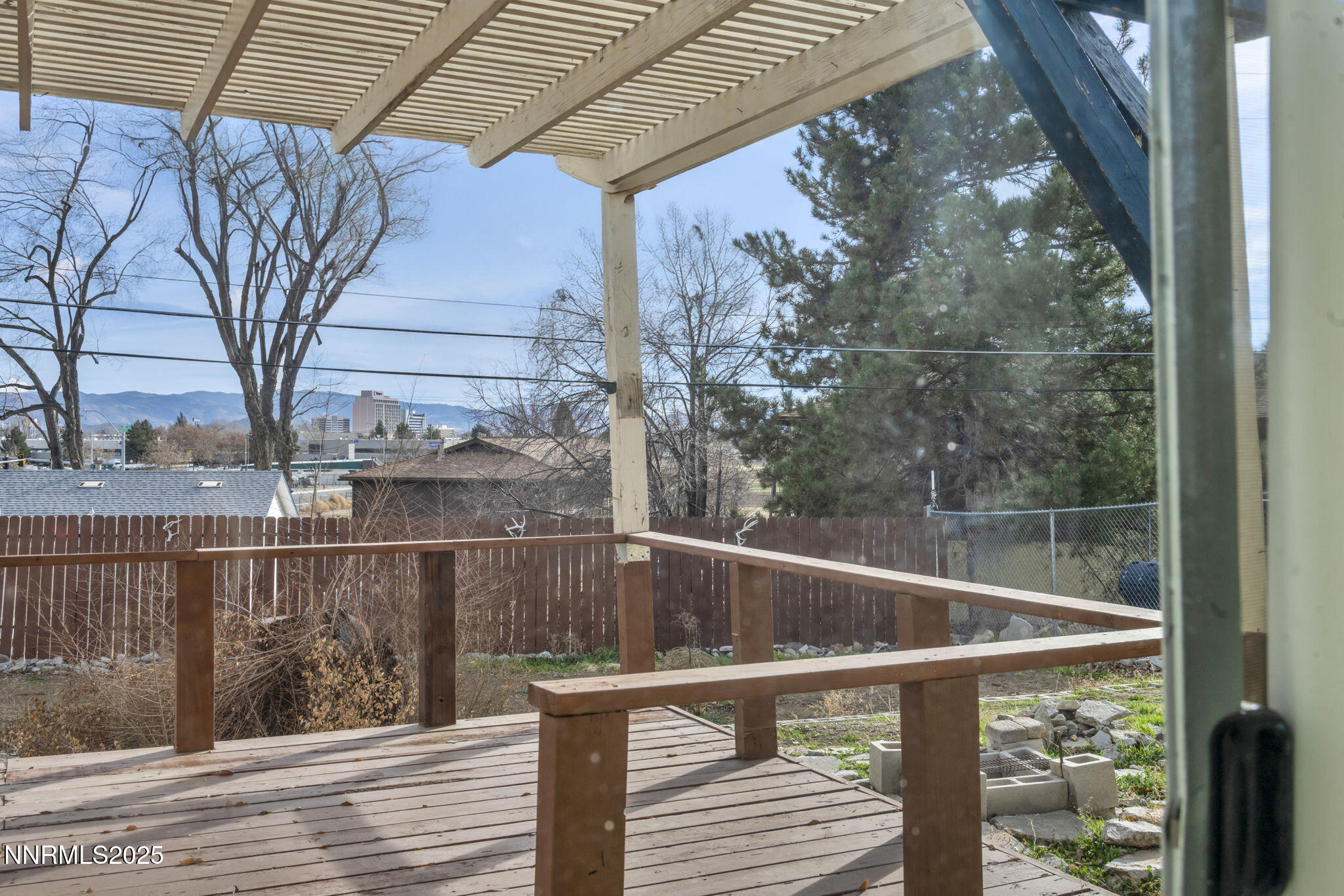 12-web-or-mls-750-southworth-dr