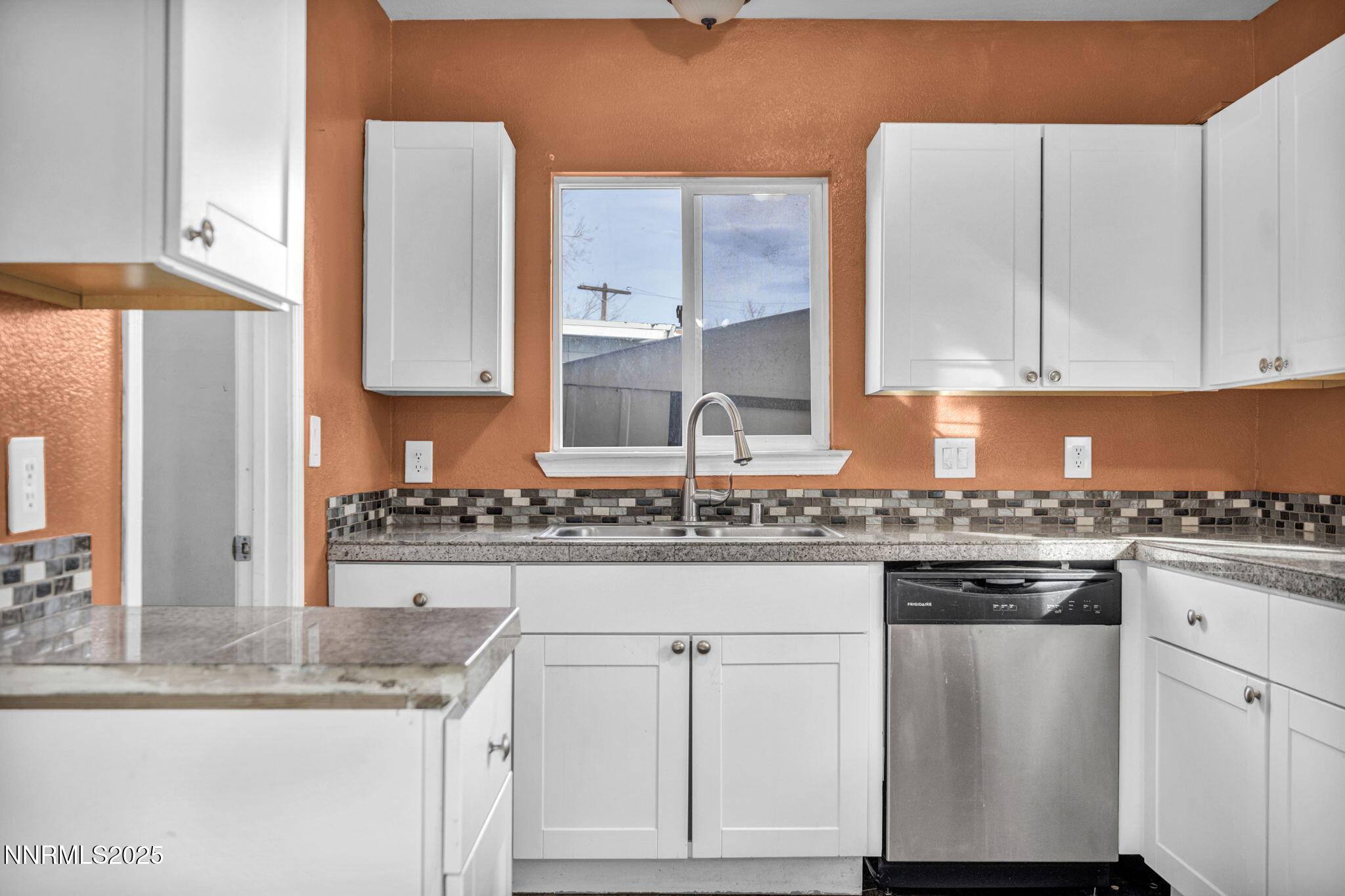 20-web-or-mls-750-southworth-dr