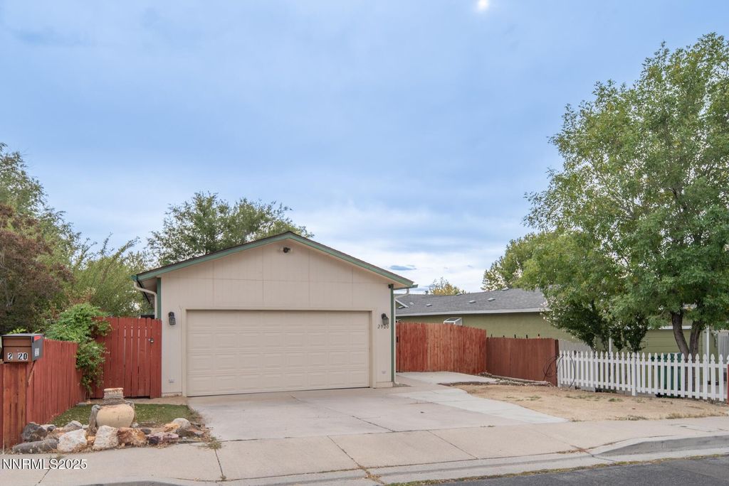 Photo of 2920 Harding Circle, Reno, NV 89503 (MLS # 260004854)
