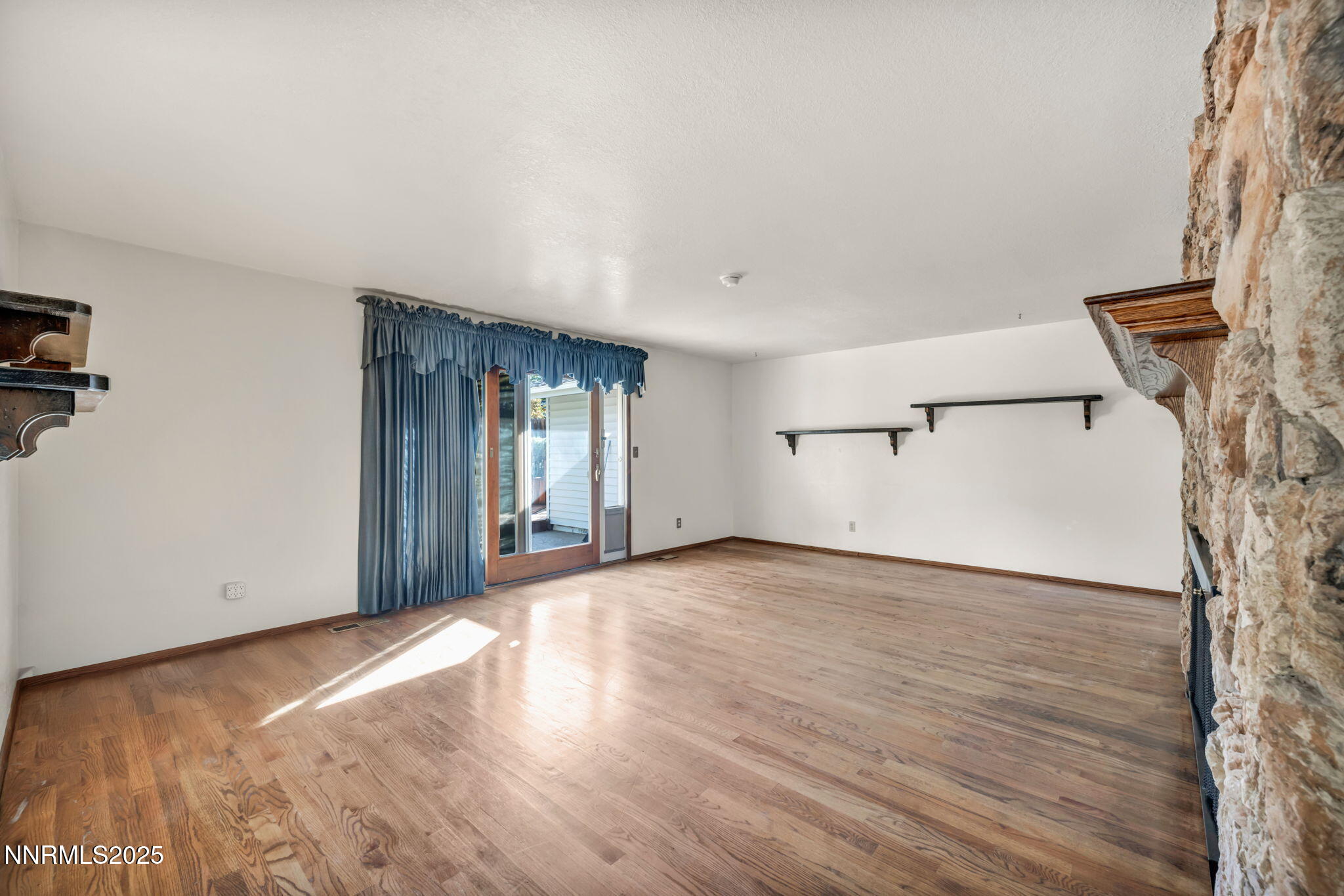 93-web-or-mls-3370-shawnee-cir