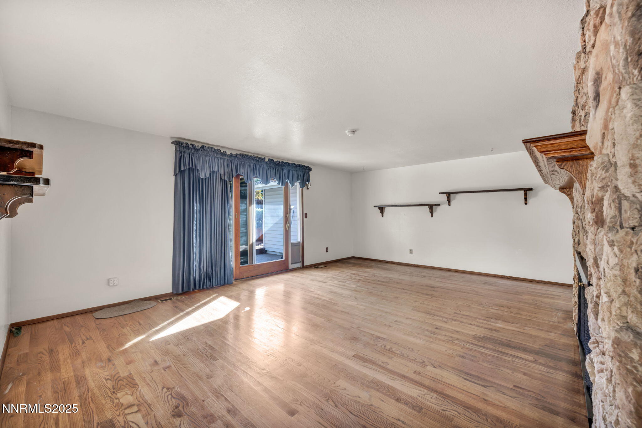 90-web-or-mls-3370-shawnee-cir