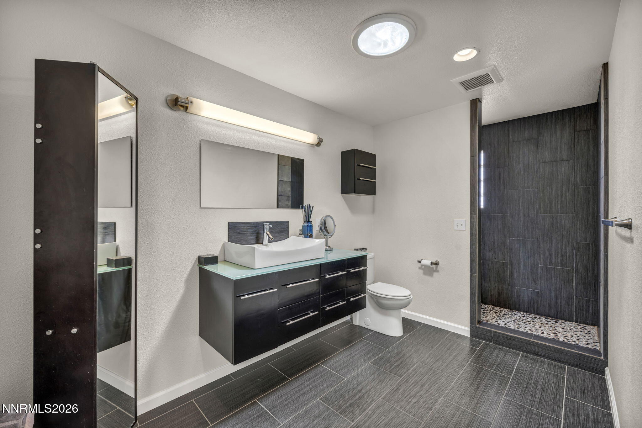 89-web-or-mls-1568-barker-ct