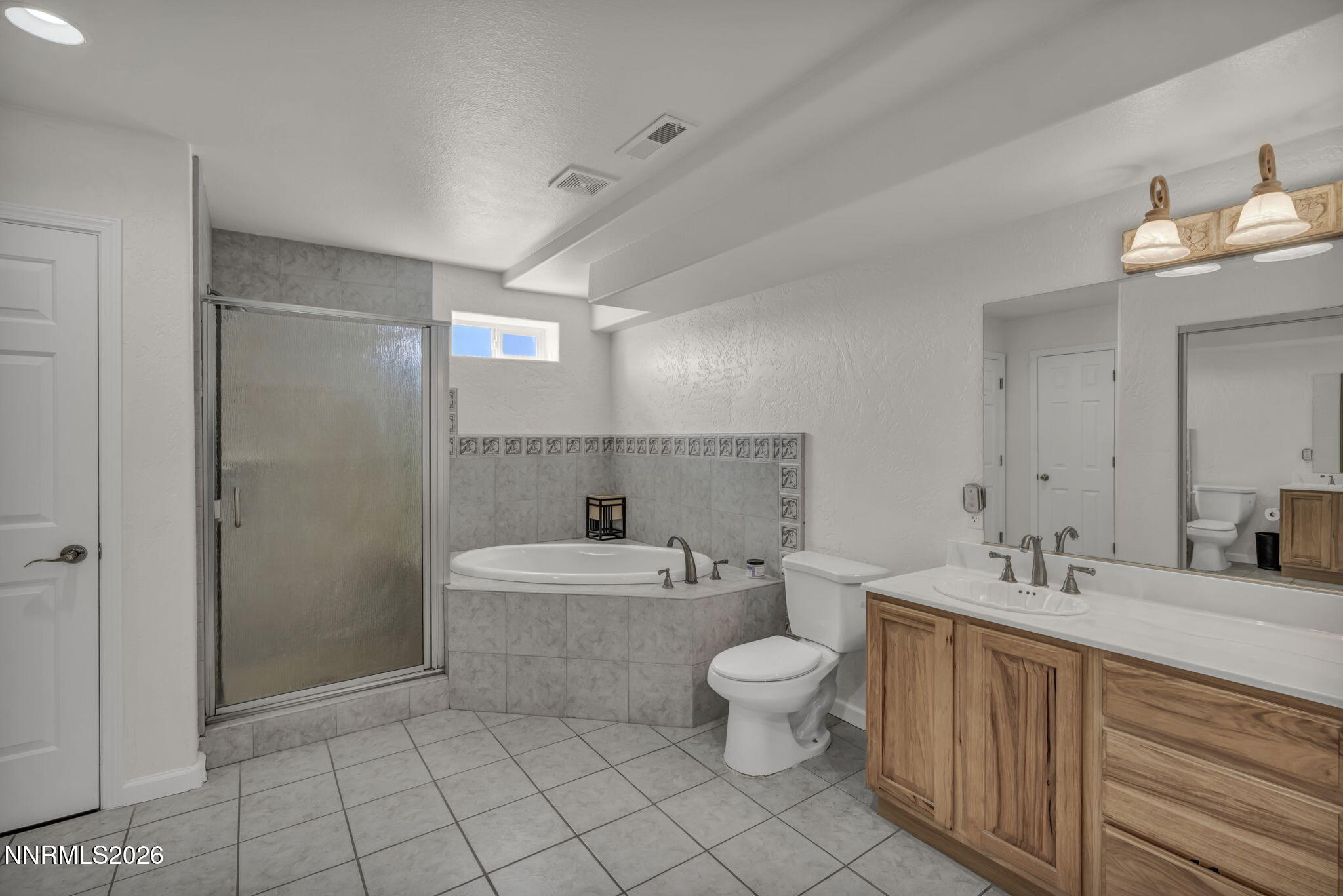 69-web-or-mls-1568-barker-ct