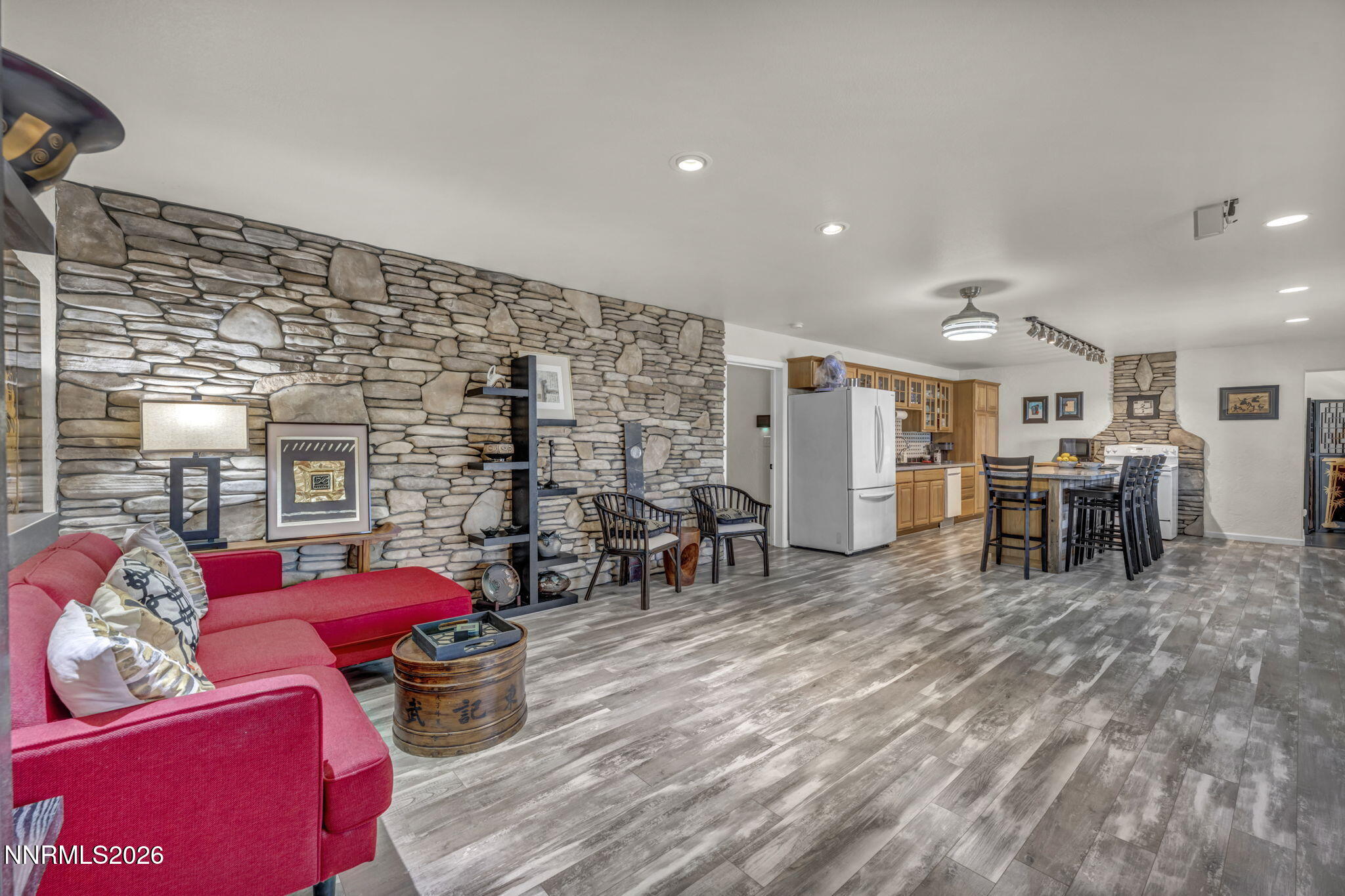 82-web-or-mls-1568-barker-ct