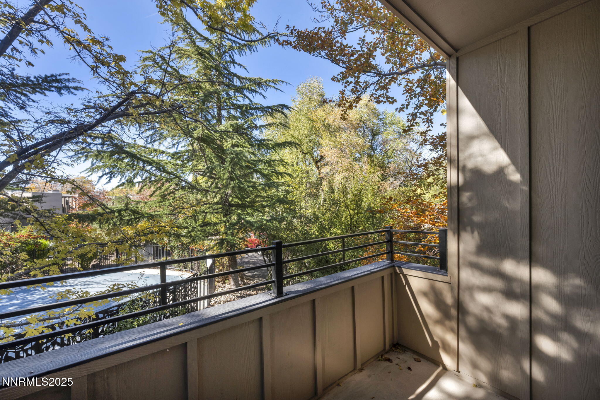 34-web-or-mls-1325-jones-st