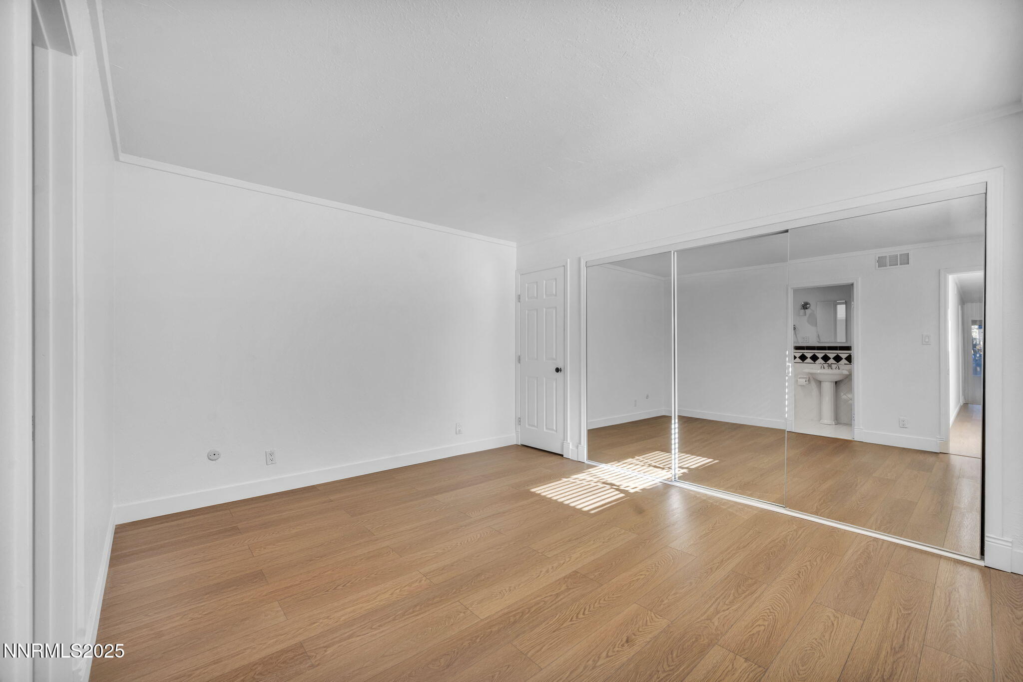 35-web-or-mls-1325-jones-st