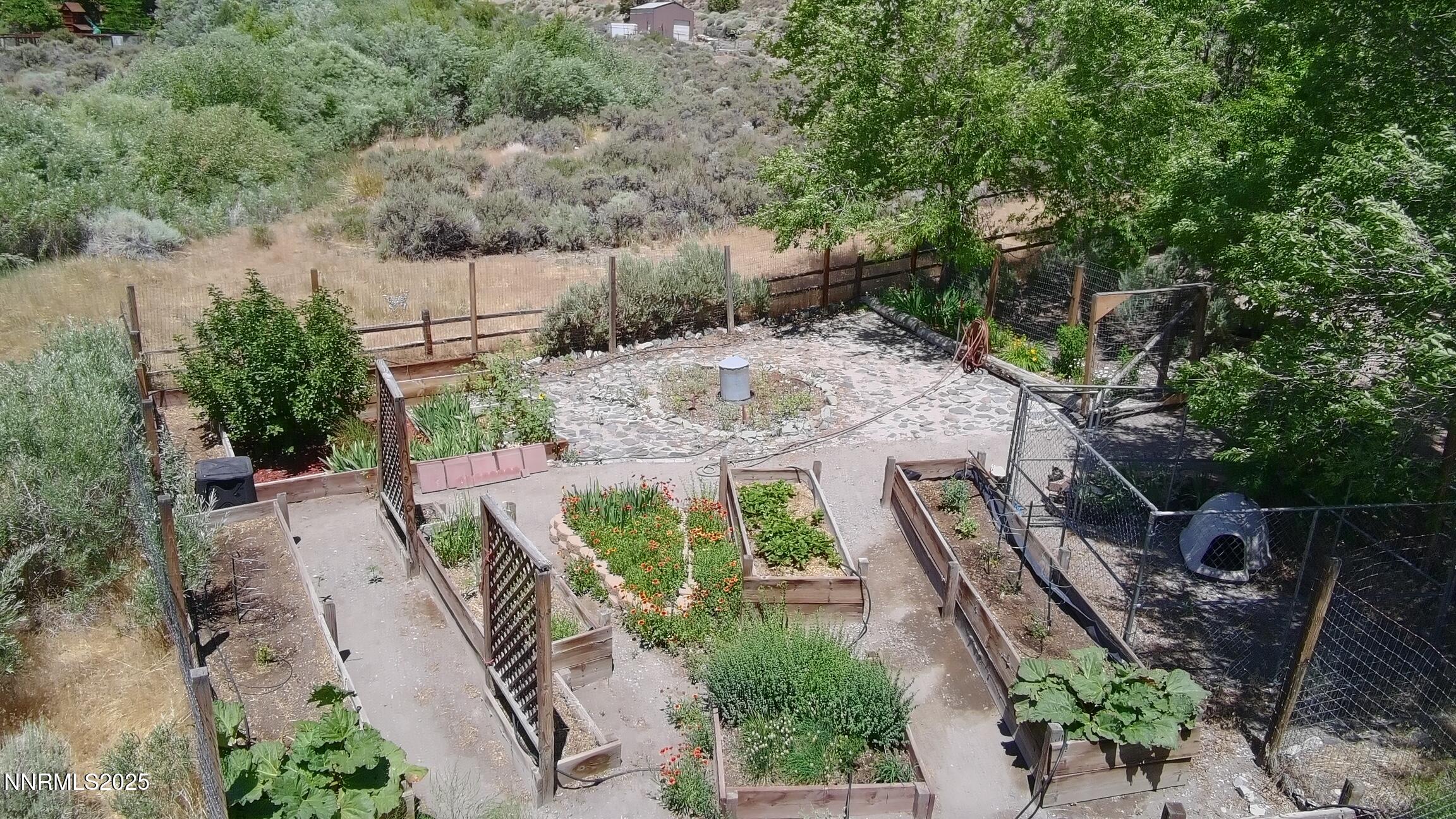 5512144_100DRONE_SING0018