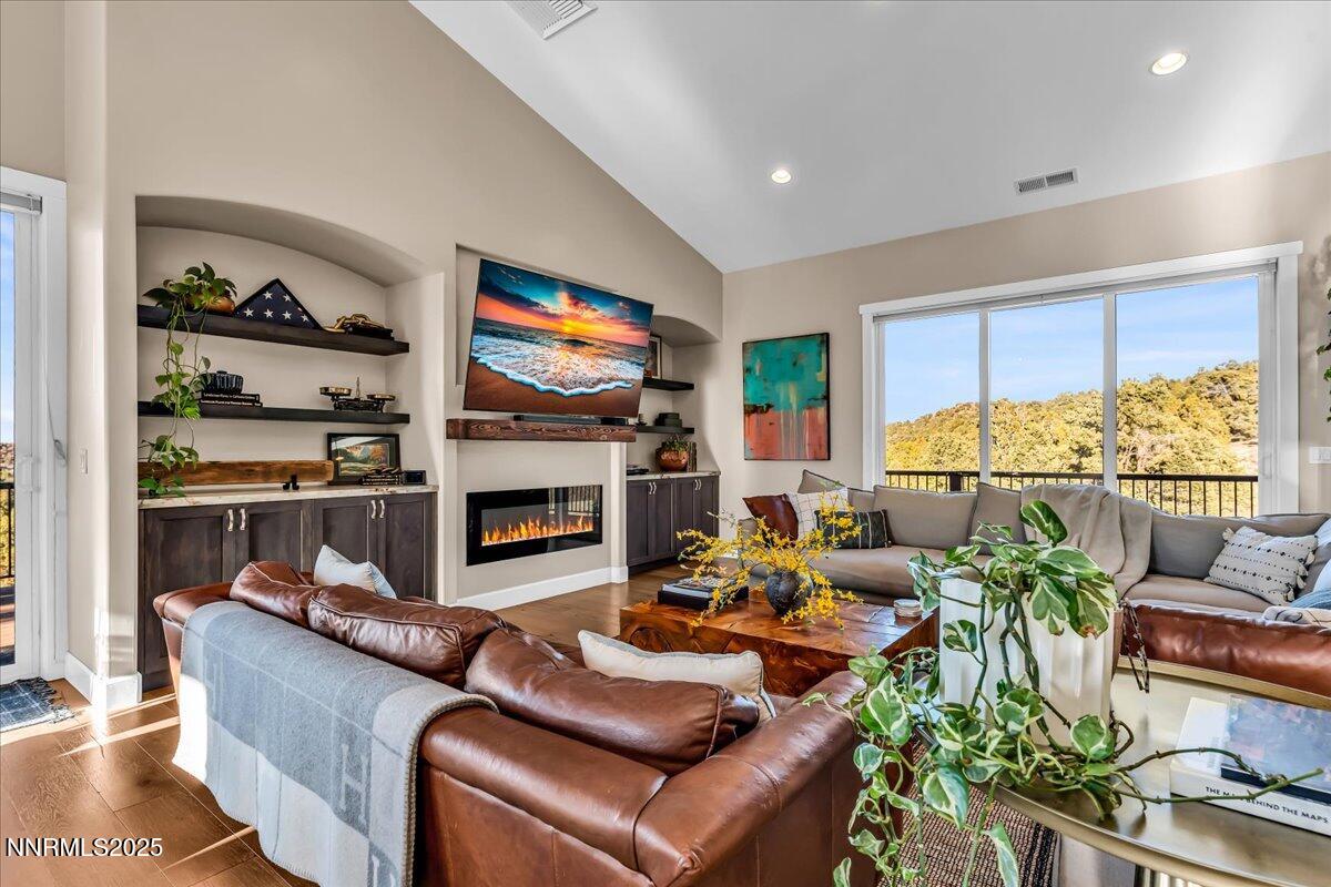 Reno, Nevada, 89521, United States, 5 Bedrooms Bedrooms, ,5 BathroomsBathrooms,Residential,Active,2025229