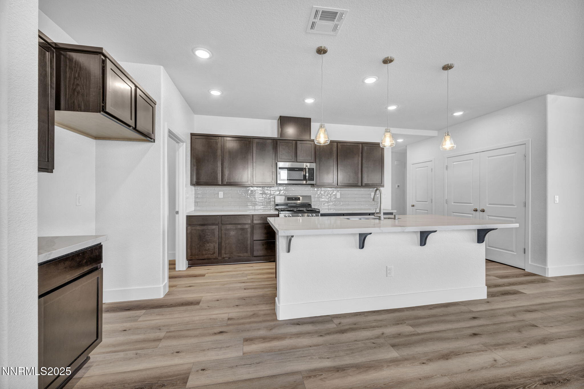 52-web-or-mls-8601-crandell-dr