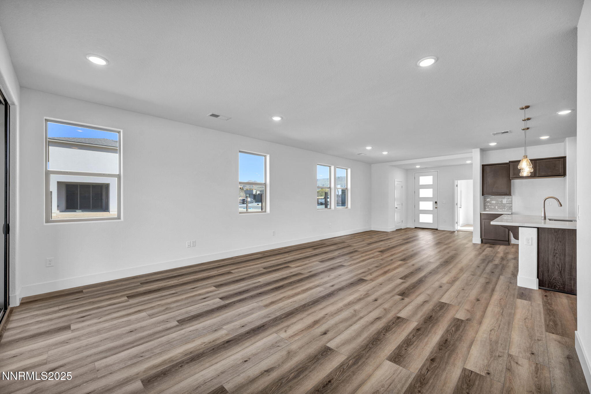 54-web-or-mls-8601-crandell-dr