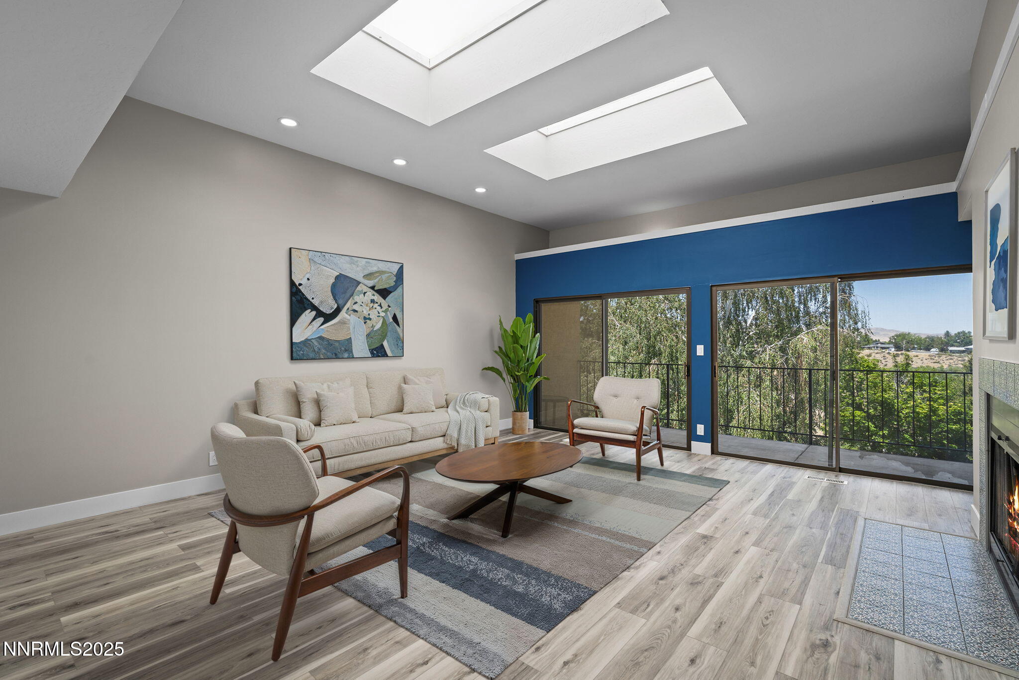 16-web-or-mls-3349_Skyline_Blvd_Living_R