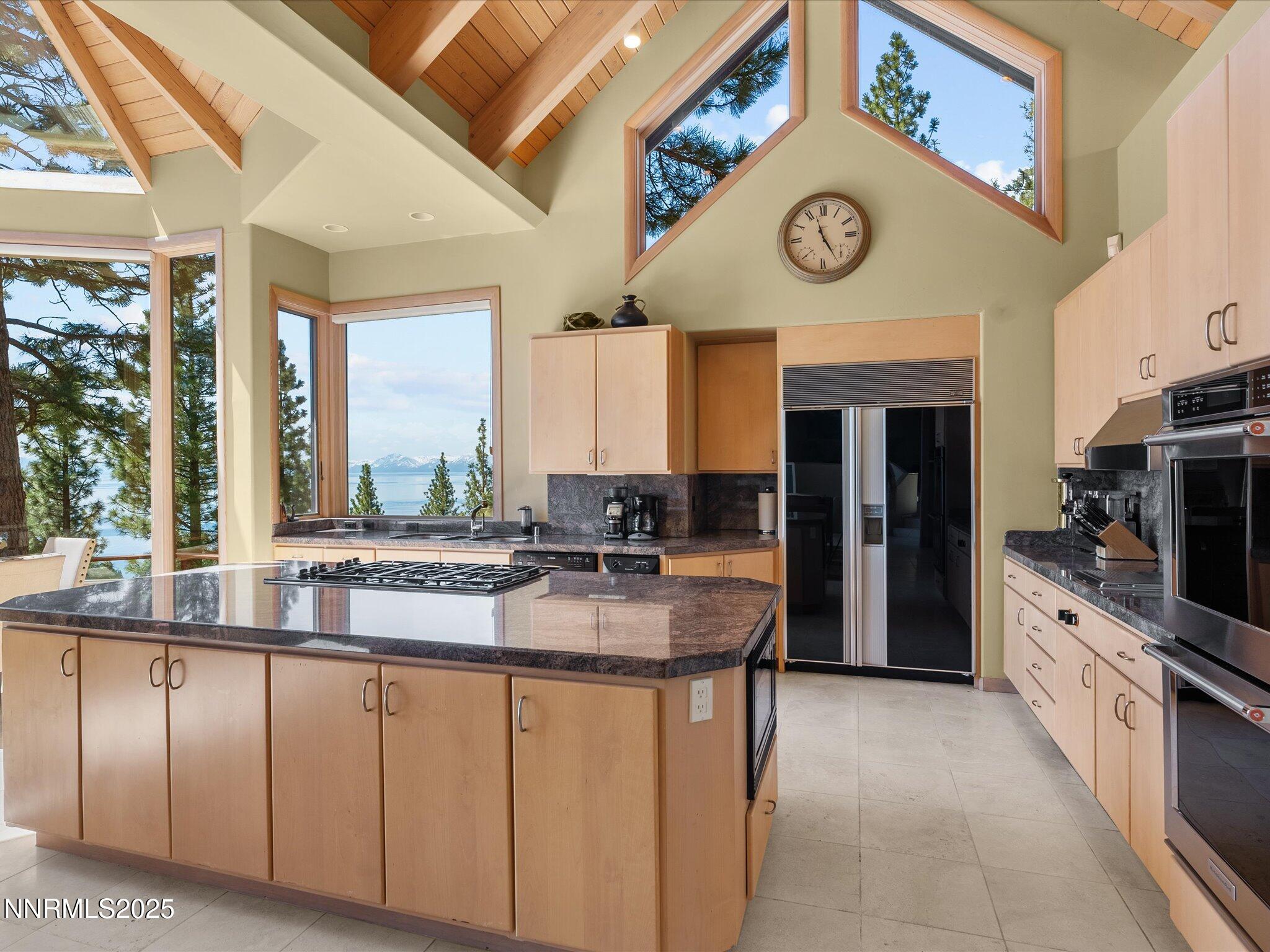 053-Interior kitchen