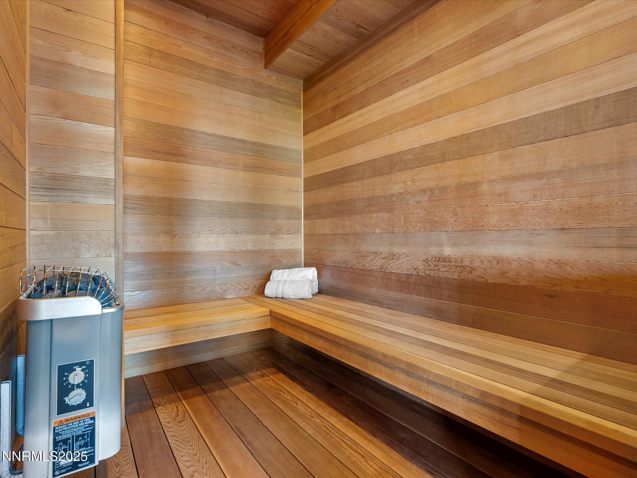 103-Interior sauna