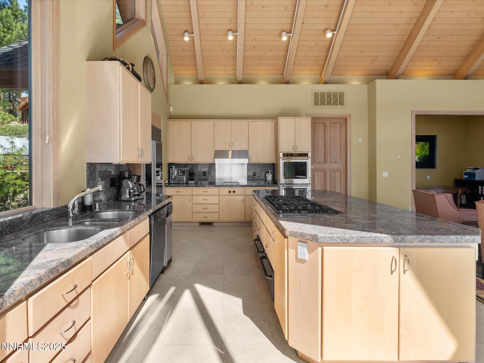 035-Interior kitchen