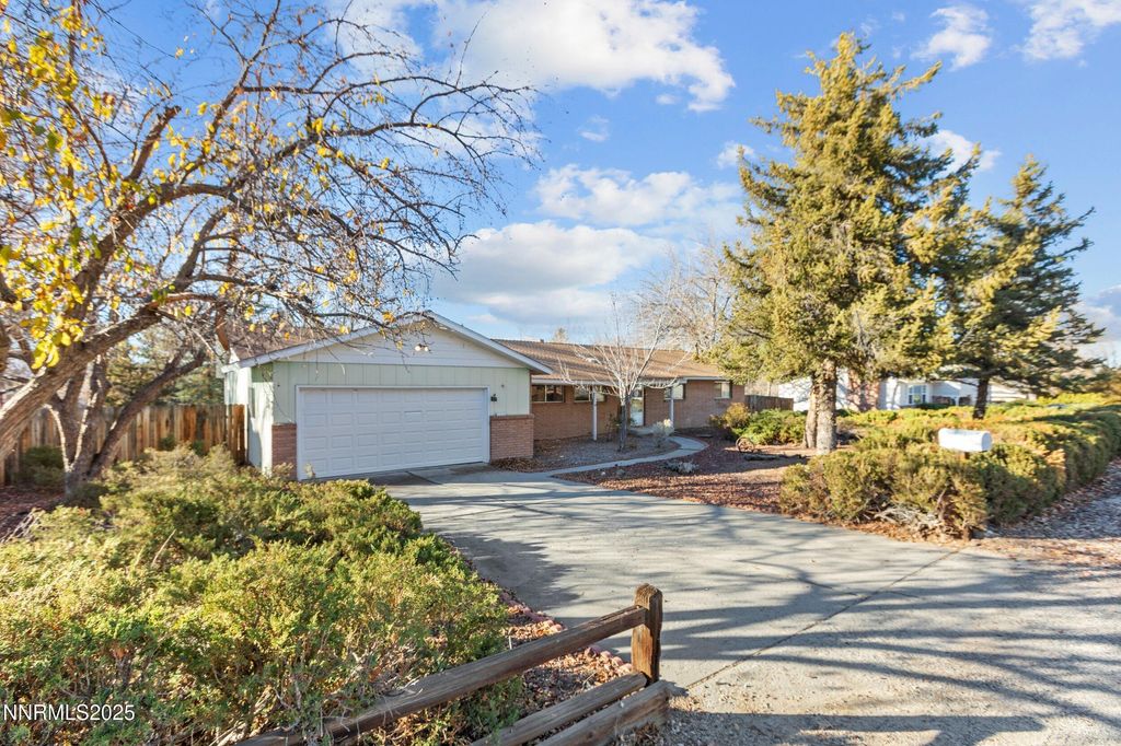 Photo of 7365 Pinehurst Circle, Reno, NV 89502 (MLS # 250059196)