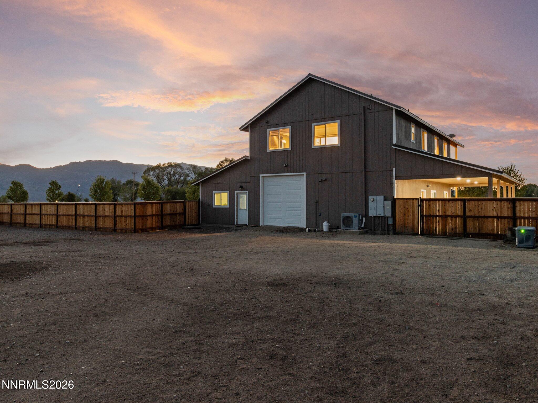 1321 Wilhelm Pl-Twilights-105