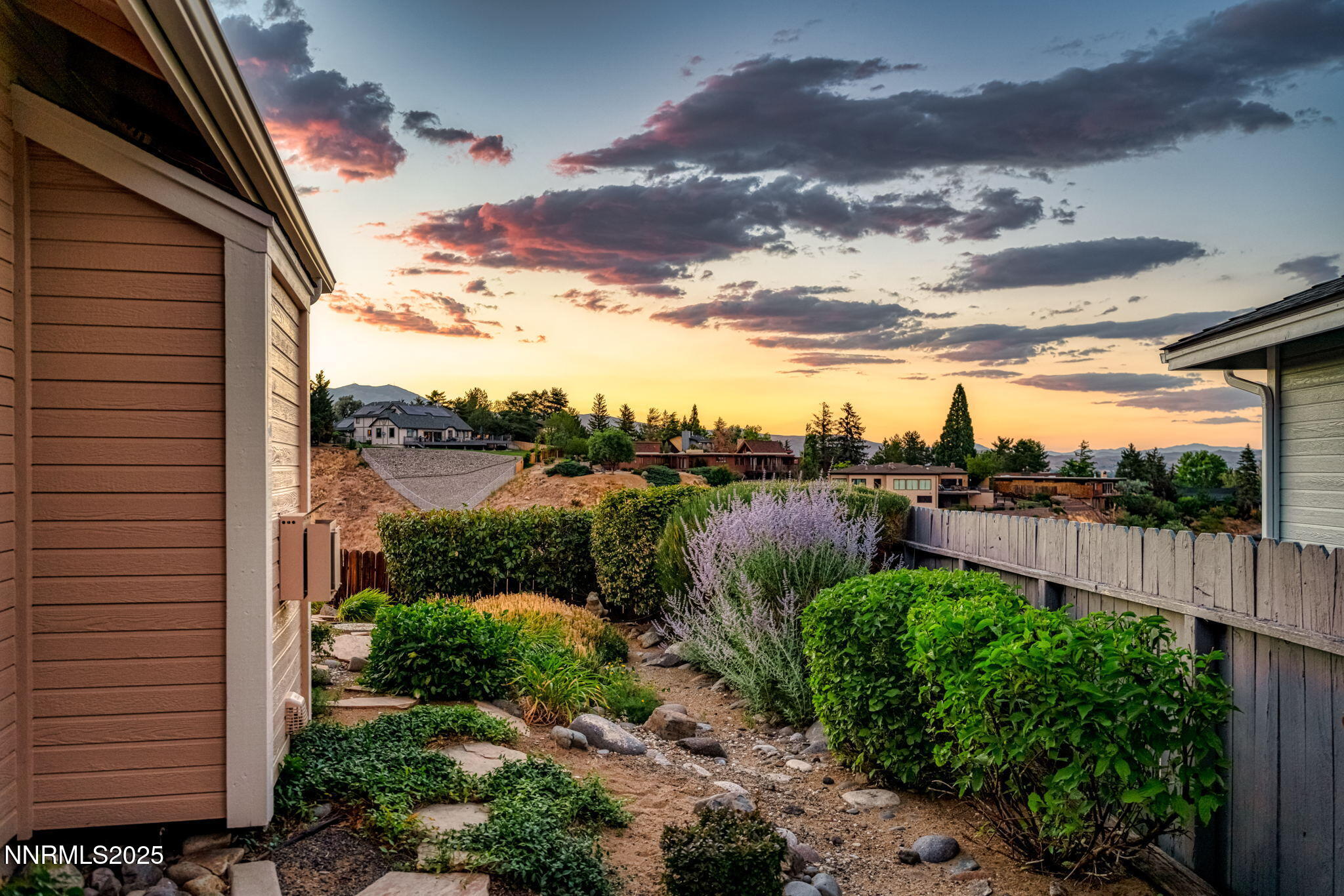 67-web-or-mls-Wide Horizon Twilight-6