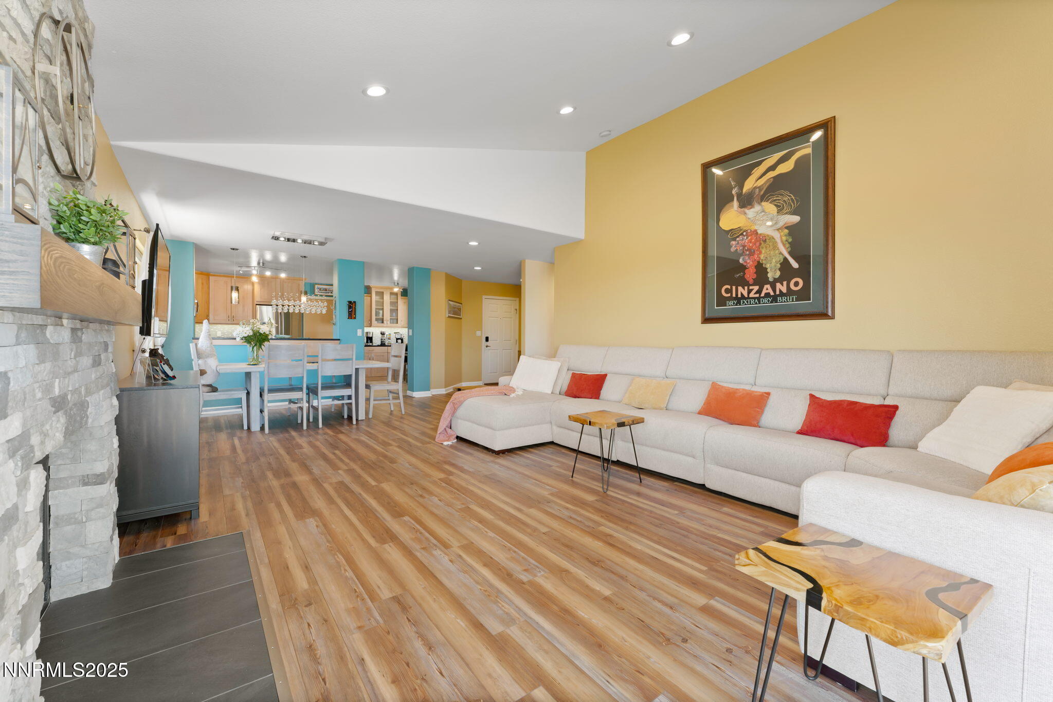 11-web-or-mls-2255 Wide Horizon Drive Re