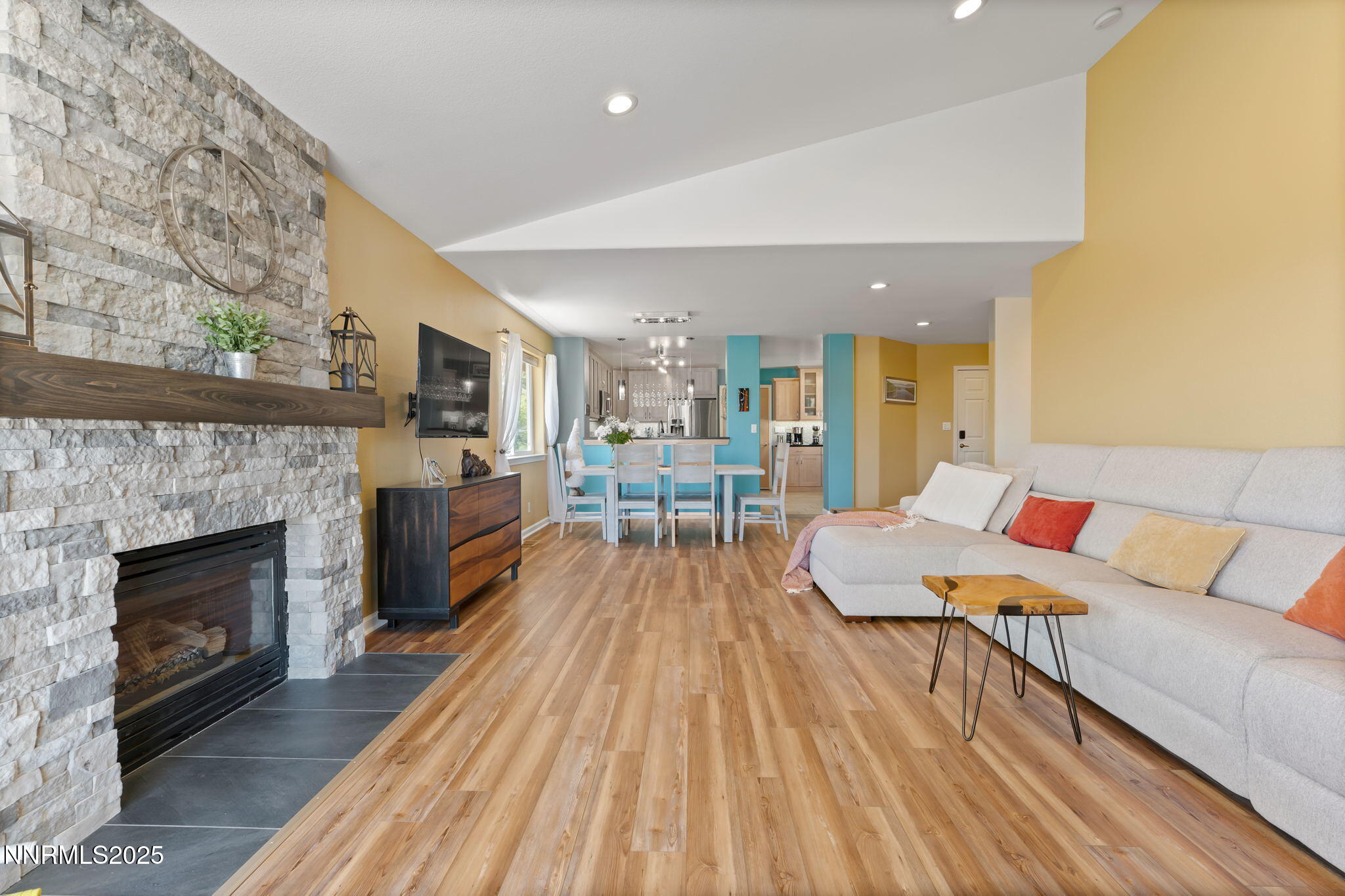 12-web-or-mls-2255 Wide Horizon Drive Re