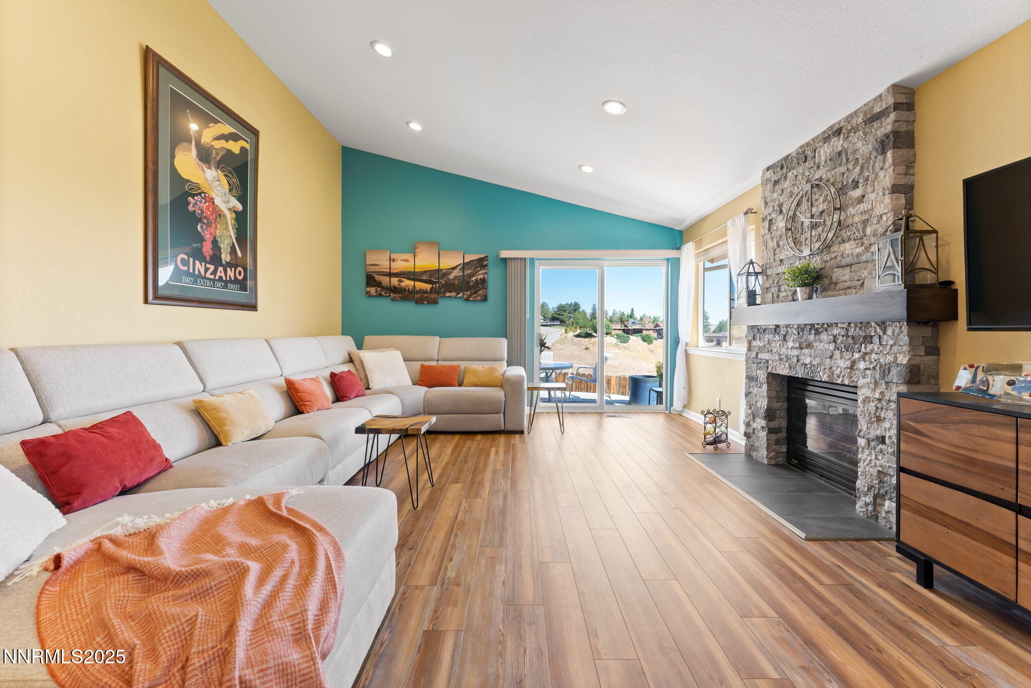 9-web-or-mls-2255 Wide Horizon Drive Ren