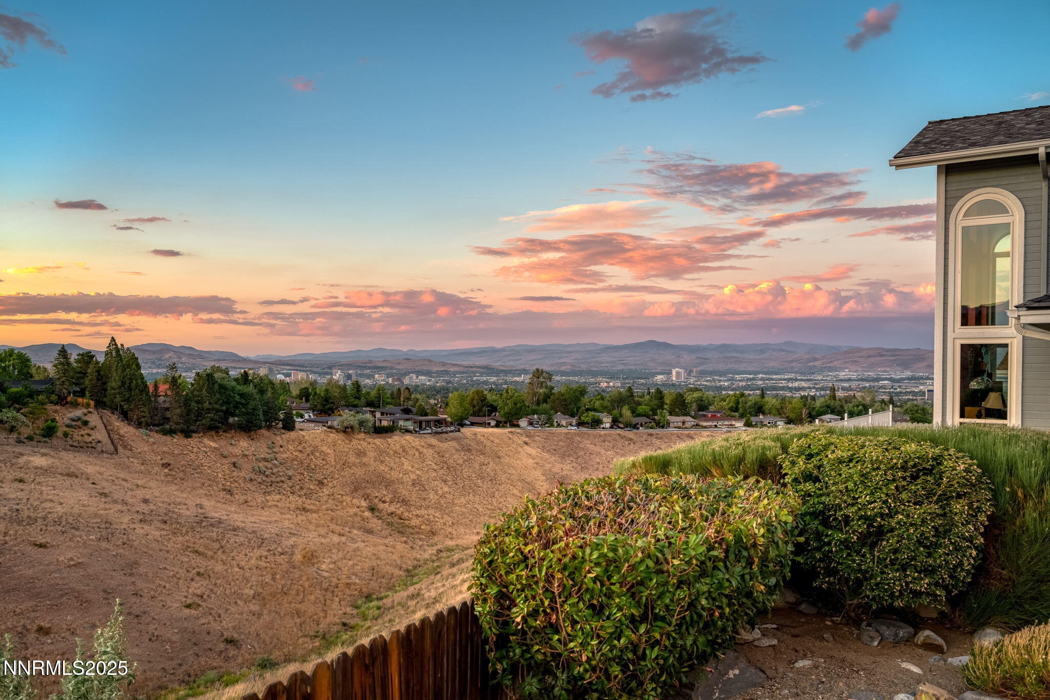 1-web-or-mls-Wide Horizon Twilight-10