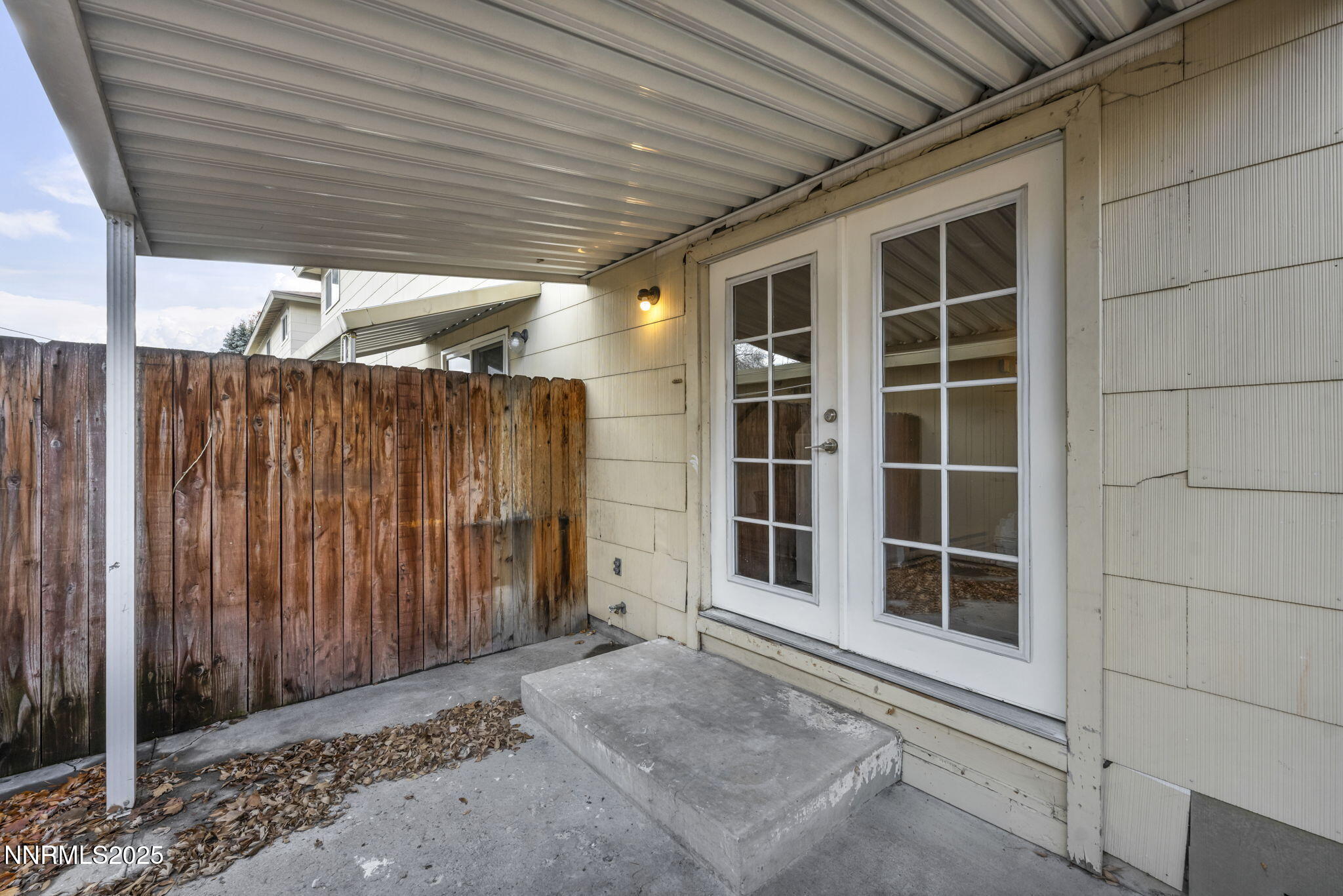 20-web-or-mls-385-smithridge-park