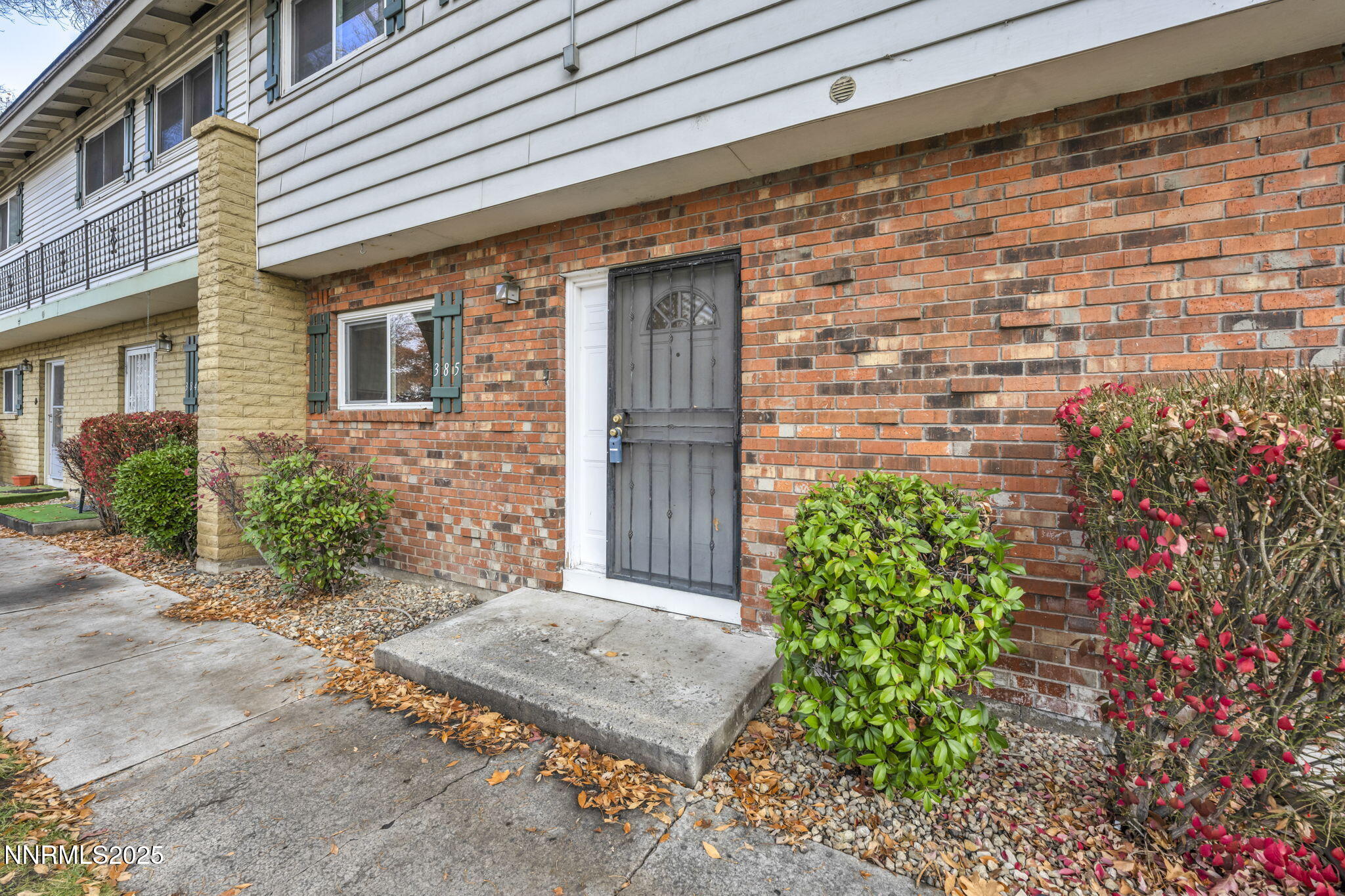 8-web-or-mls-385-smithridge-park