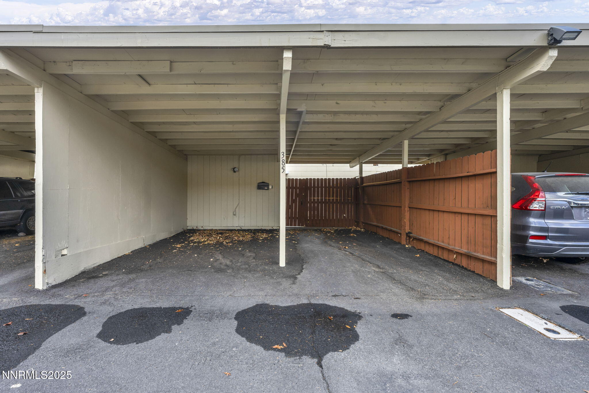 24-web-or-mls-385-smithridge-park