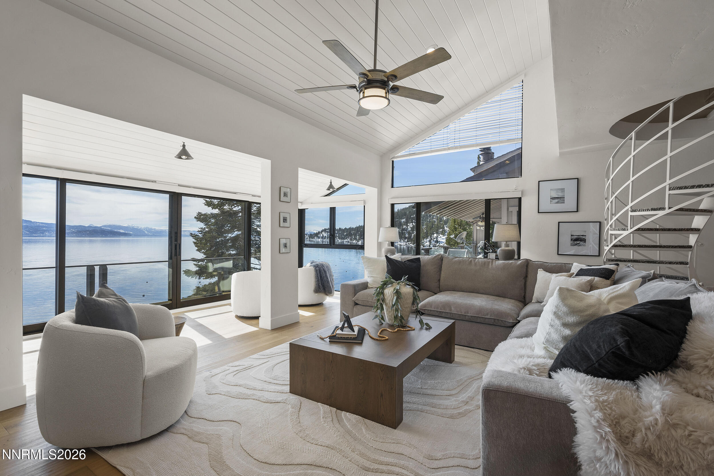 475 Lakeshore Boulevard 13