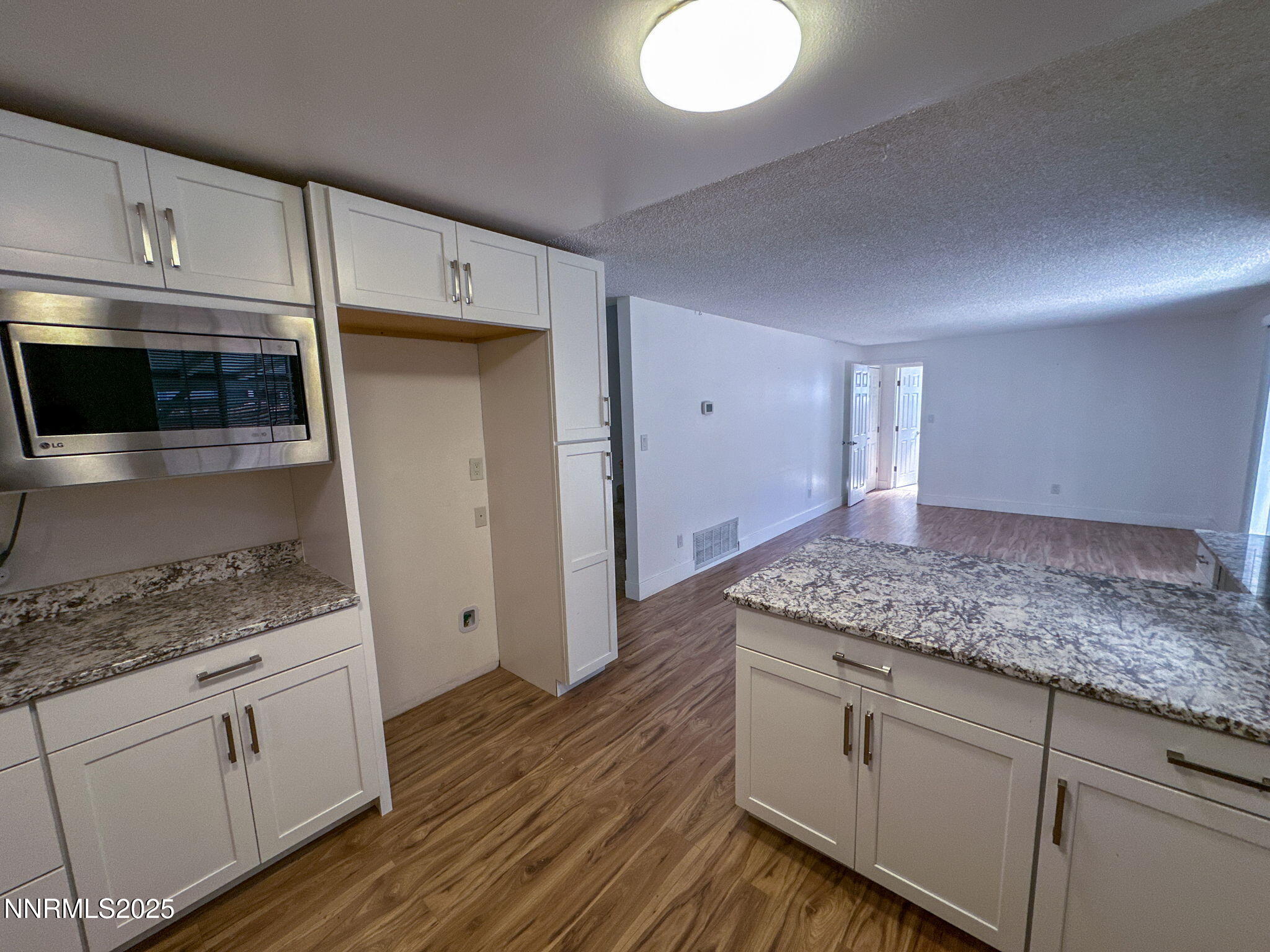 6-web-or-mls-Kitchen 1