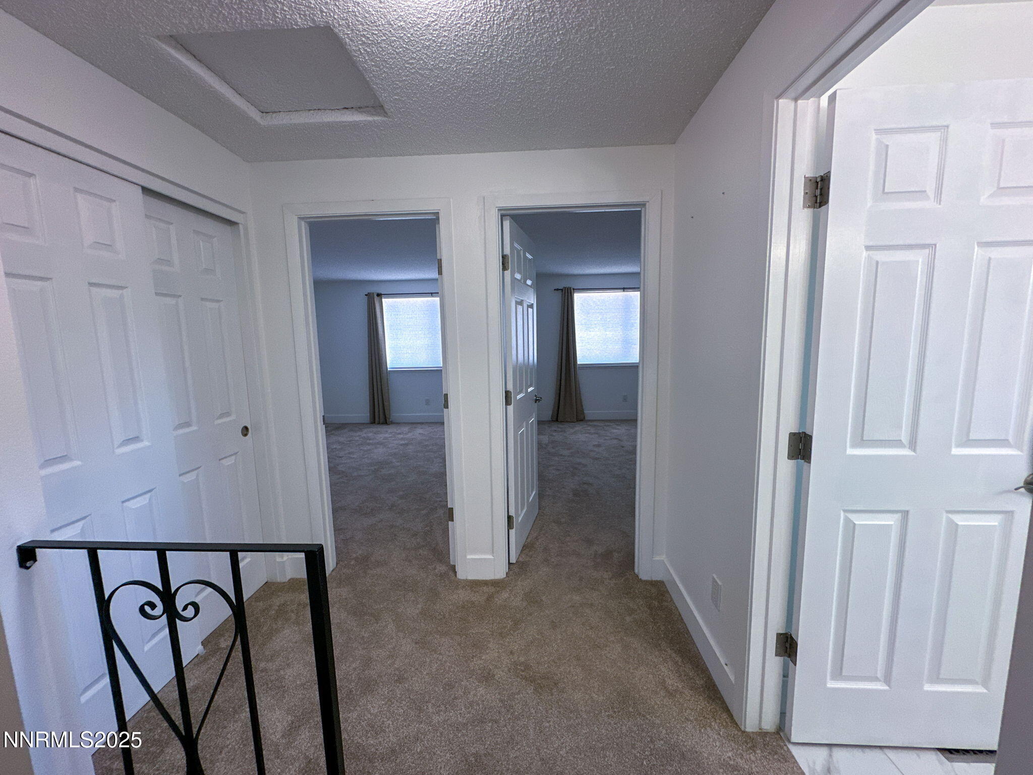 15-web-or-mls-Upstairs Hallway