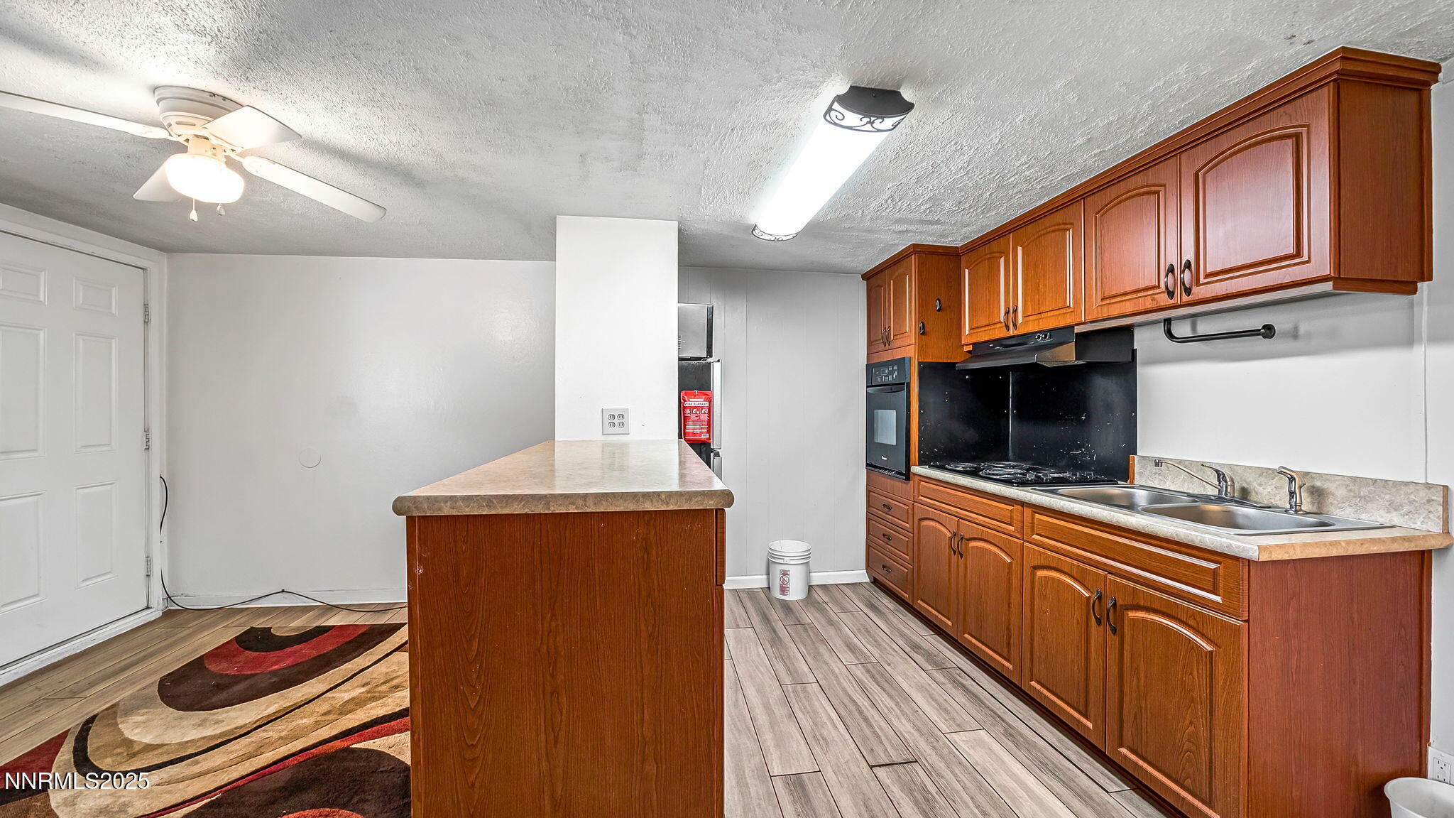 30-DSC08822_3_4_6-Edit