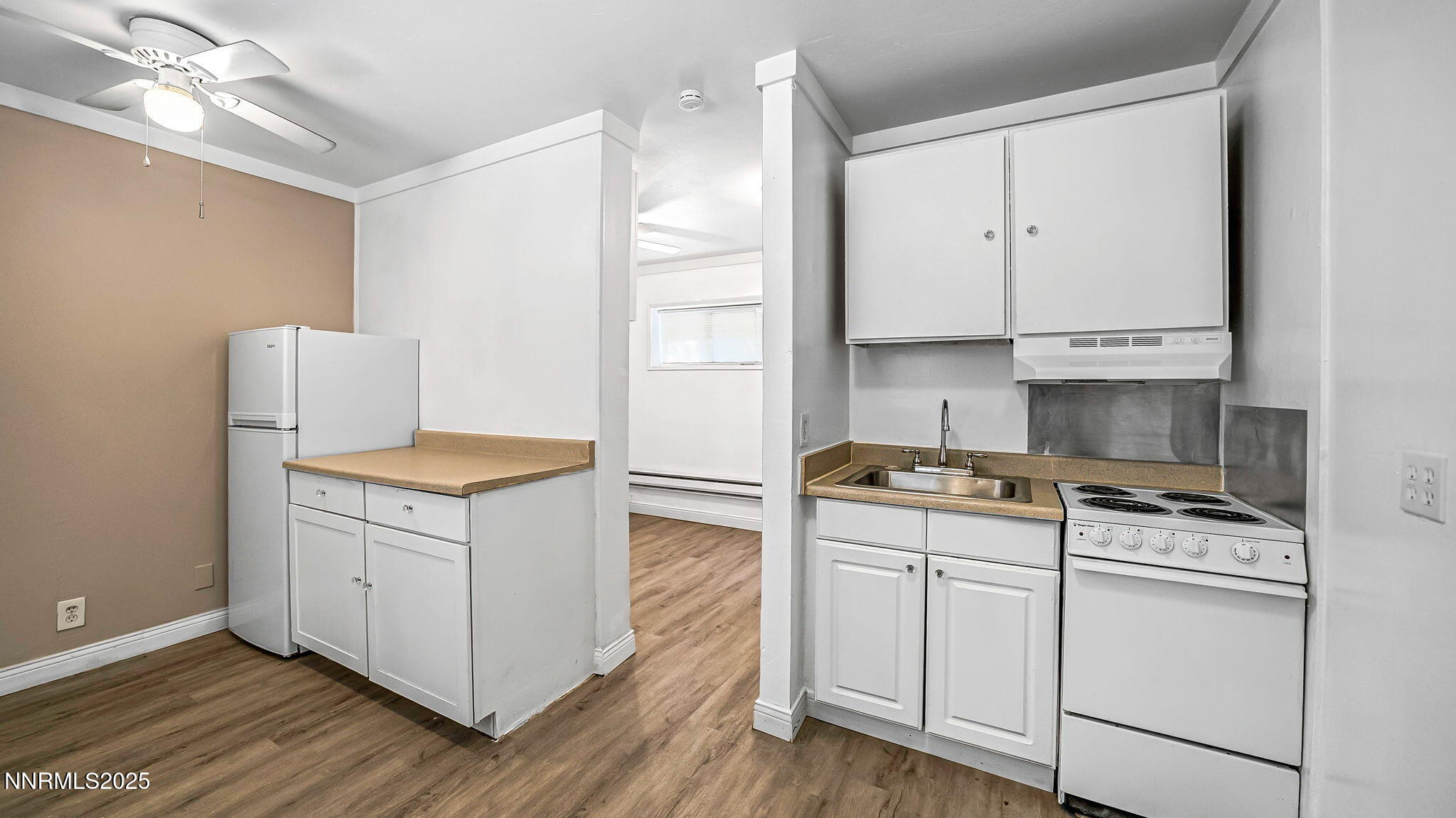 12-DSC08752_3_4_6-Edit