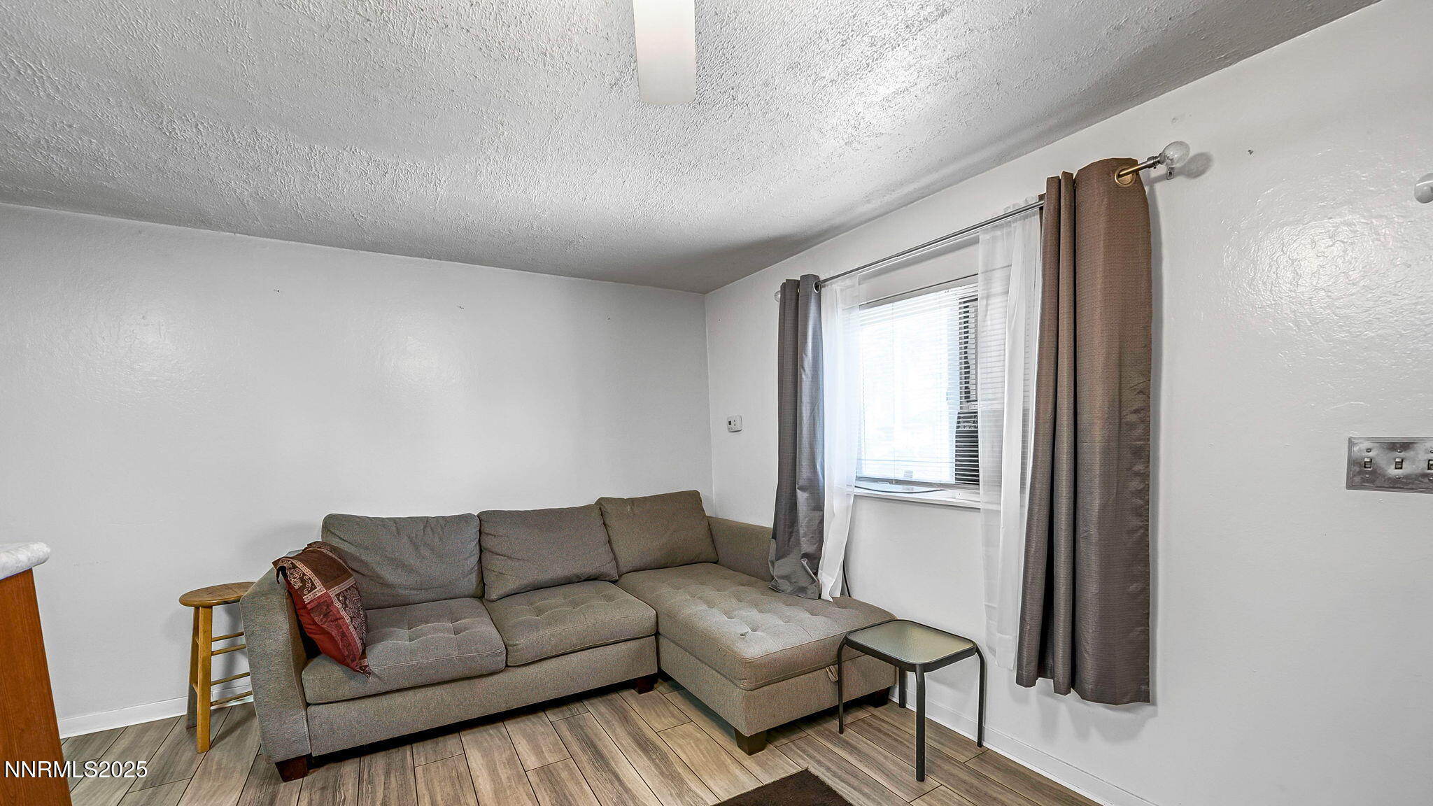 24-DSC08807_08_09_11-Edit