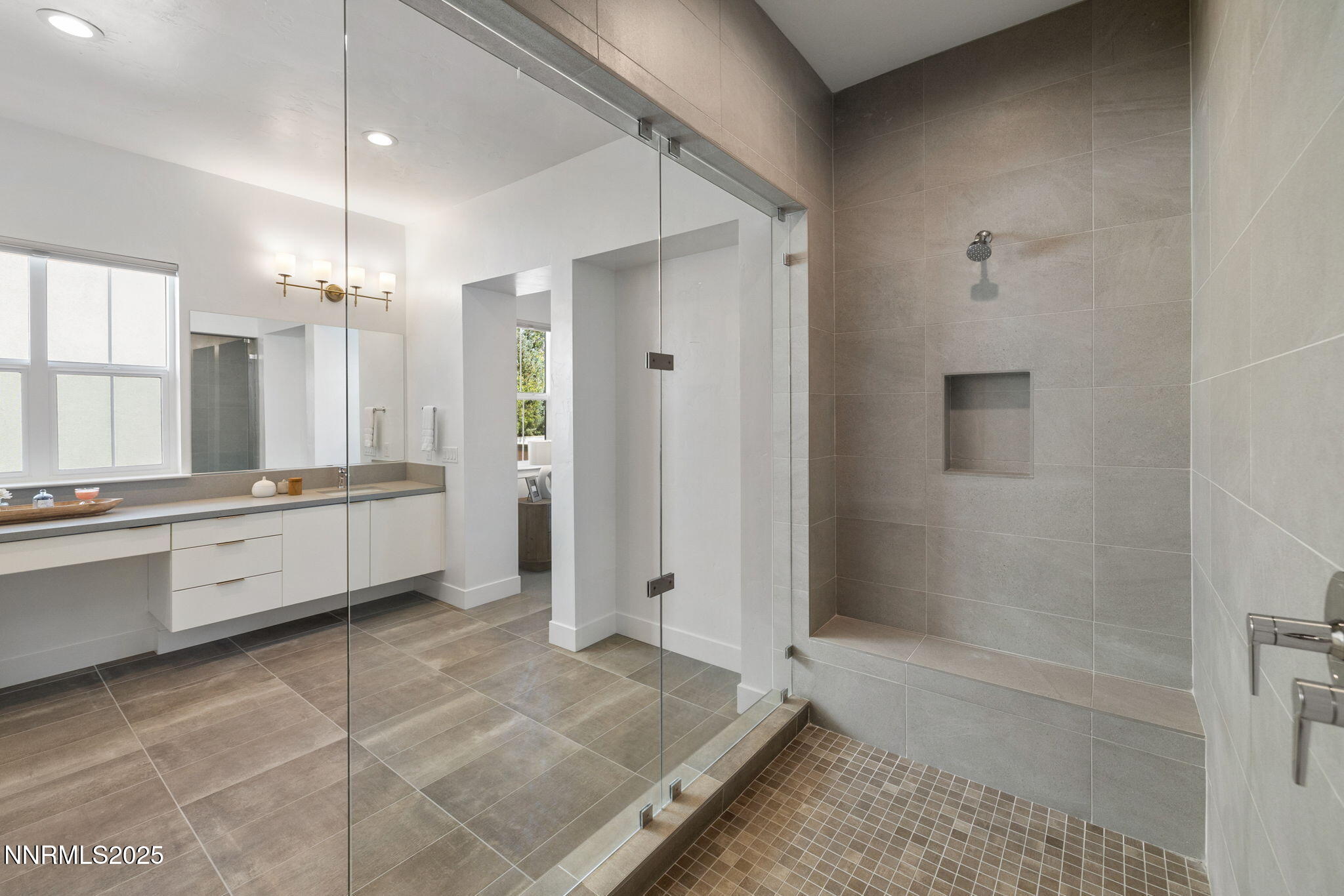 30-web-or-mls-5406 Side Saddle-32