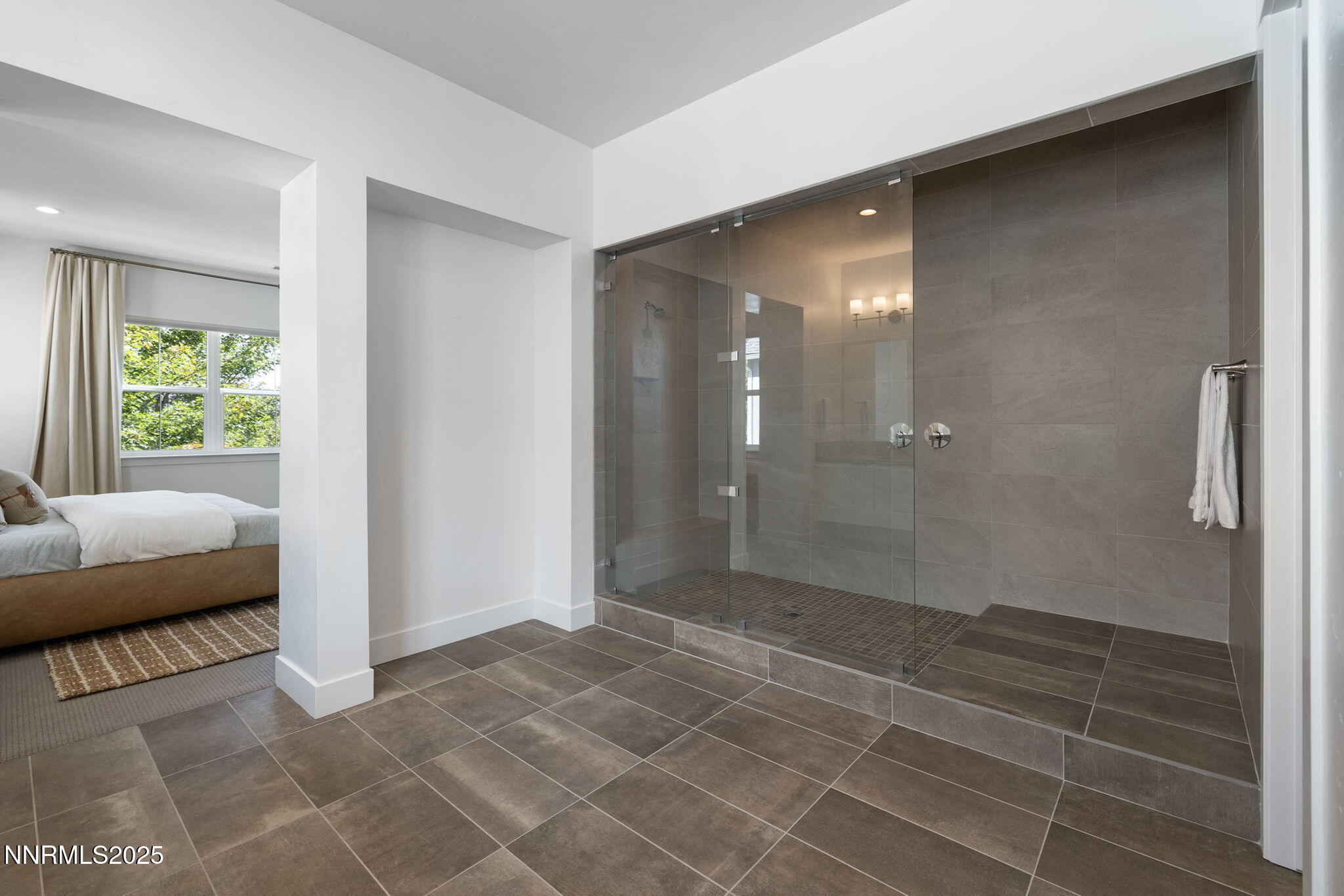 31-web-or-mls-5406 Side Saddle-31