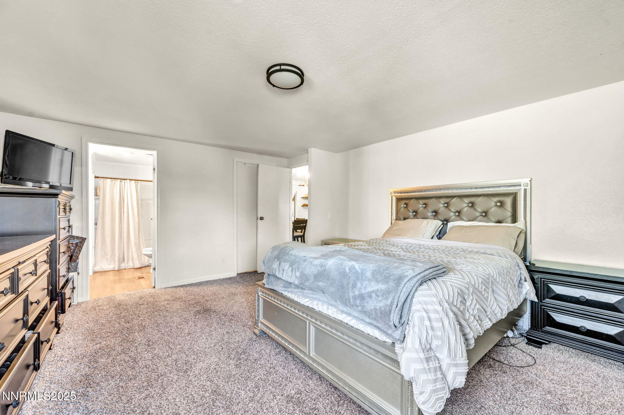 44-web-or-mls-4970-newport-ct