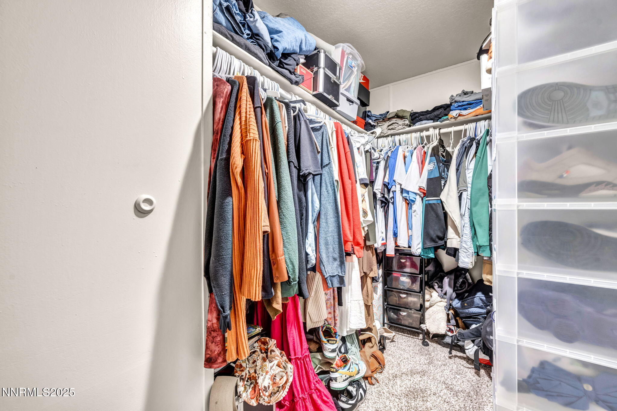 47-web-or-mls-4970-newport-ct