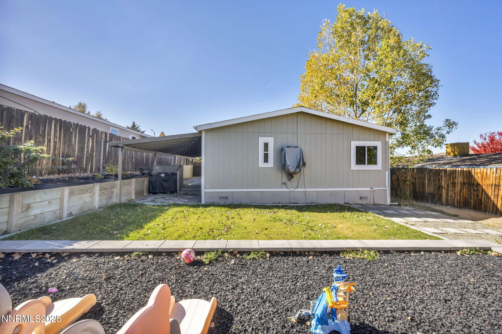 9-web-or-mls-4970-newport-ct