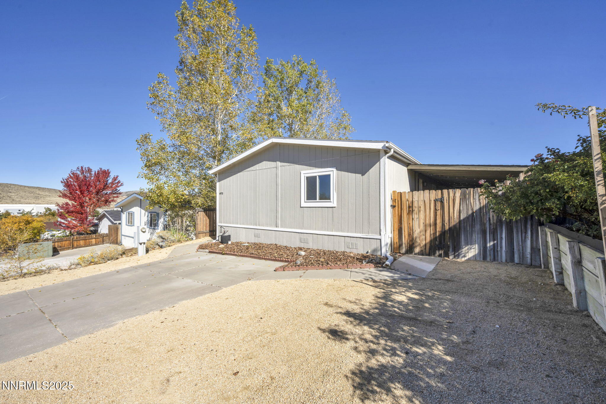 3-web-or-mls-4970-newport-ct