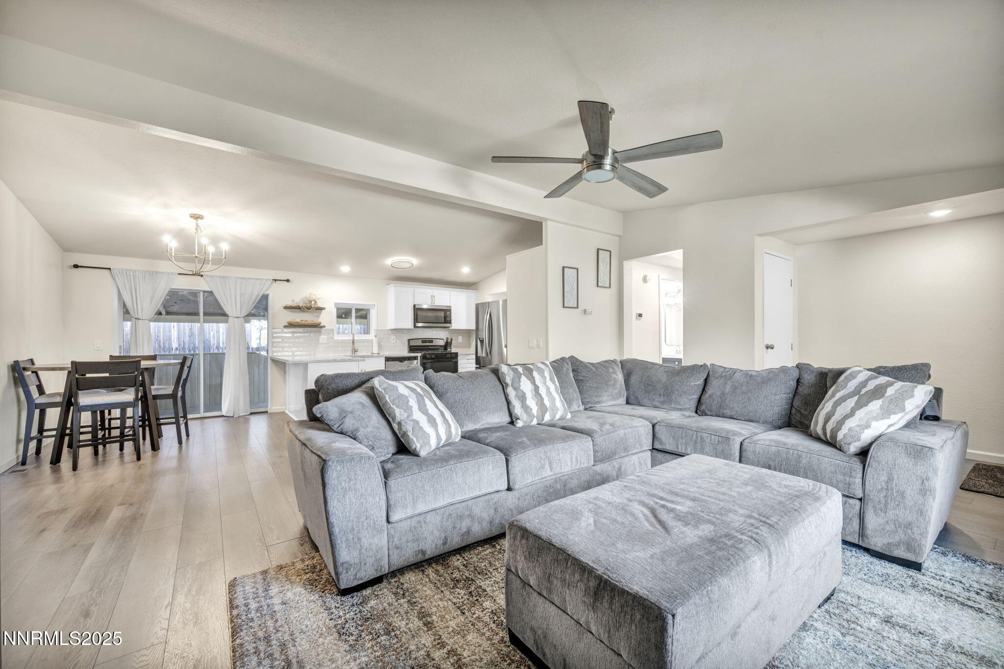 29-web-or-mls-4970-newport-ct